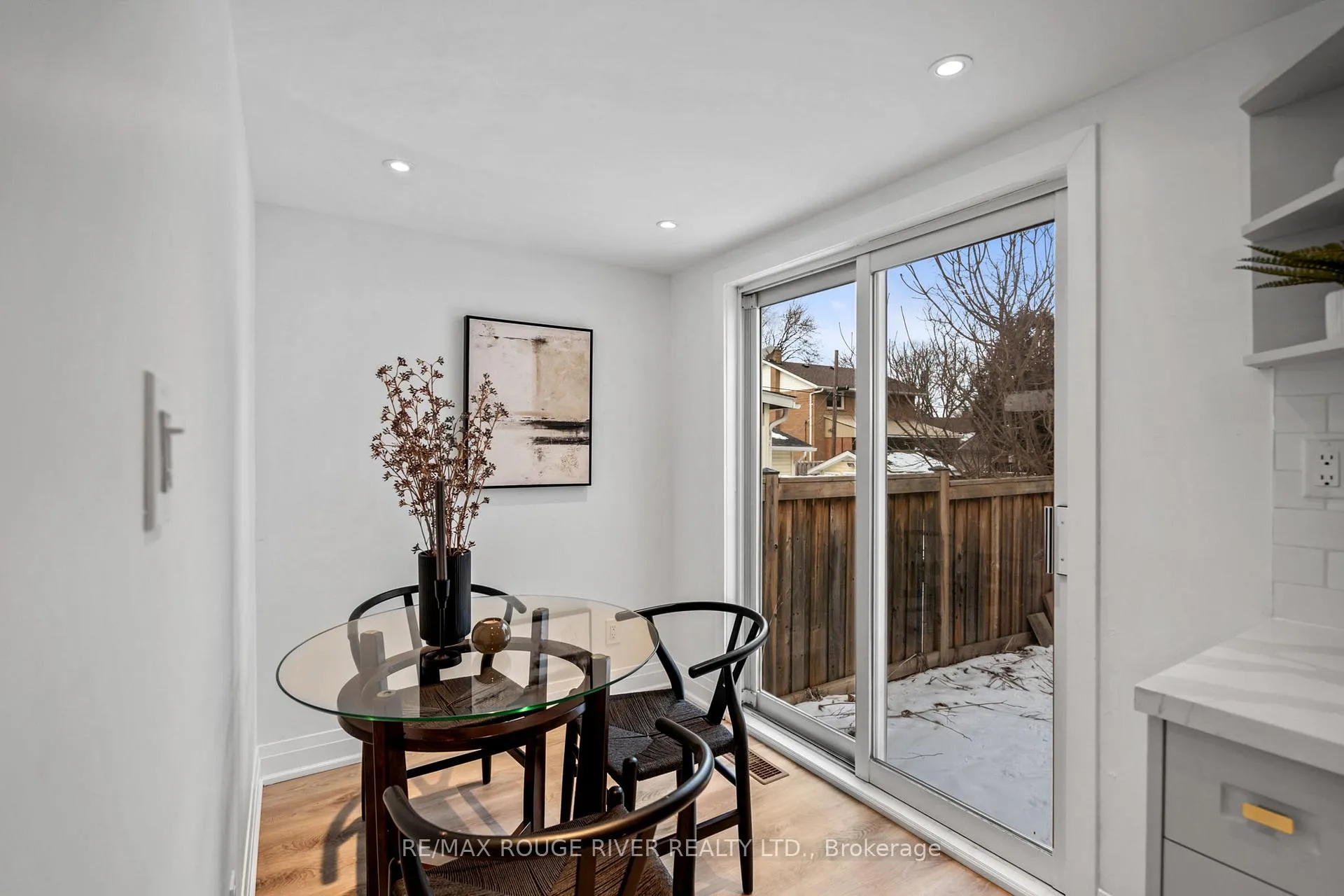 Photo 11 of 231 Roxborough Avenue, Oshawa, O'Neill — HOMEH