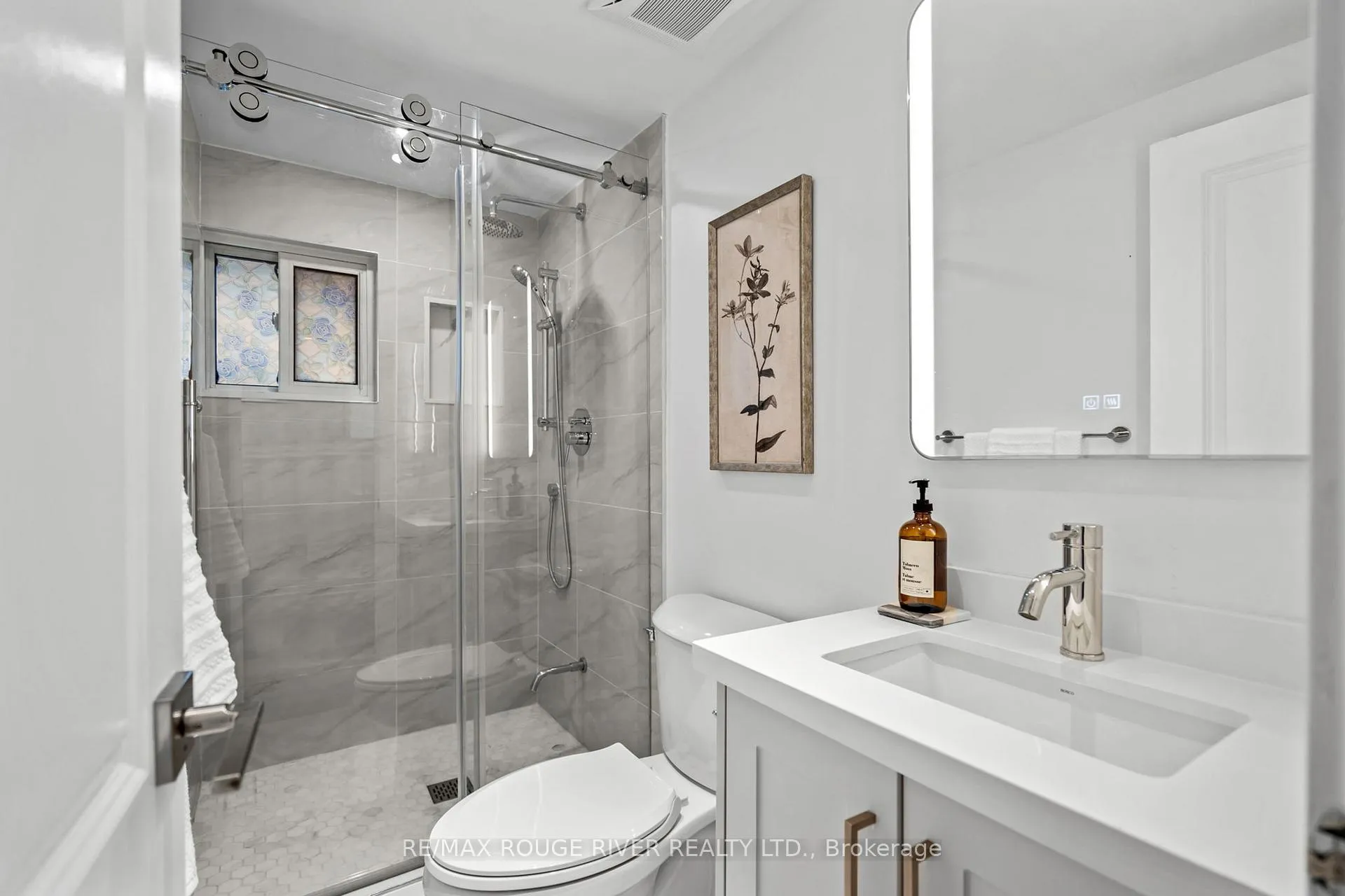 Photo 15 of 231 Roxborough Avenue, Oshawa, O'Neill — HOMEH