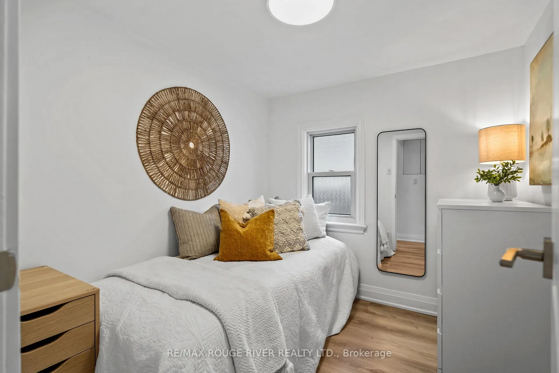 Photo 17 of 231 Roxborough Avenue, Oshawa, O'Neill — HOMEH