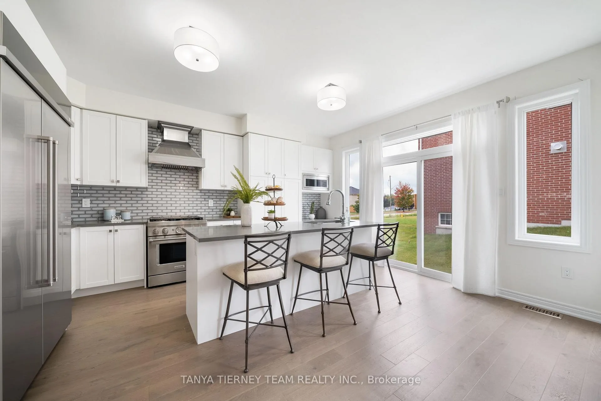 Photo 9 of 6 Burnham Court, Scugog, Port Perry — HOMEH