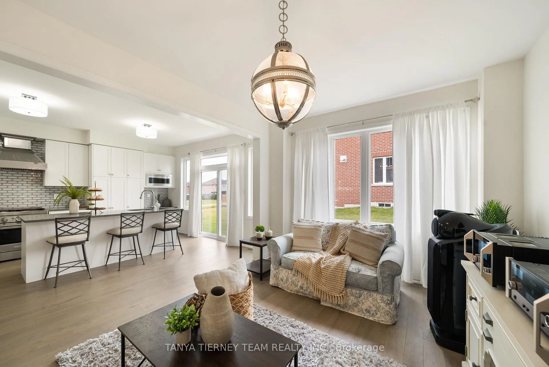 Photo 15 of 6 Burnham Court, Scugog, Port Perry — HOMEH