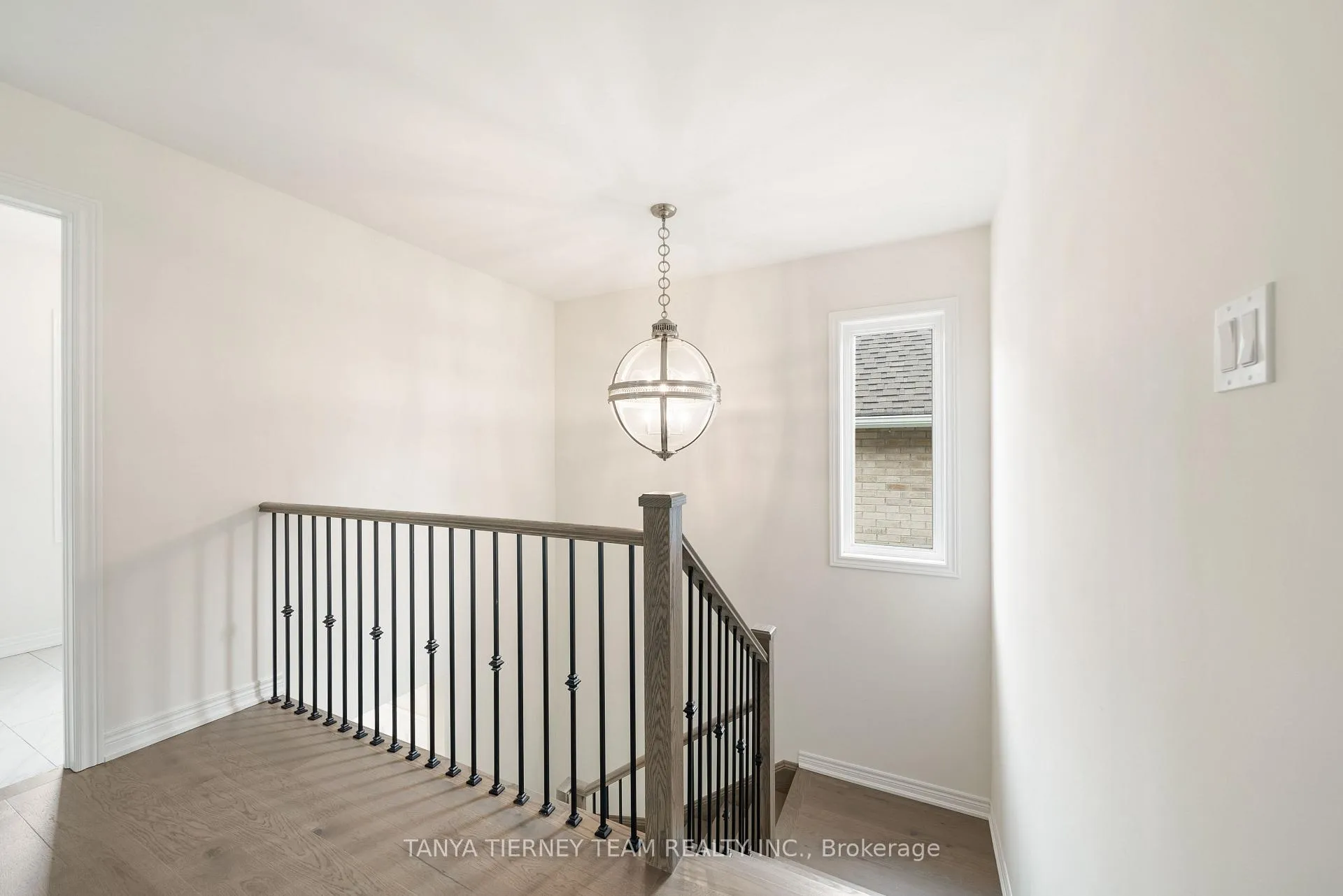 Photo 20 of 6 Burnham Court, Scugog, Port Perry — HOMEH