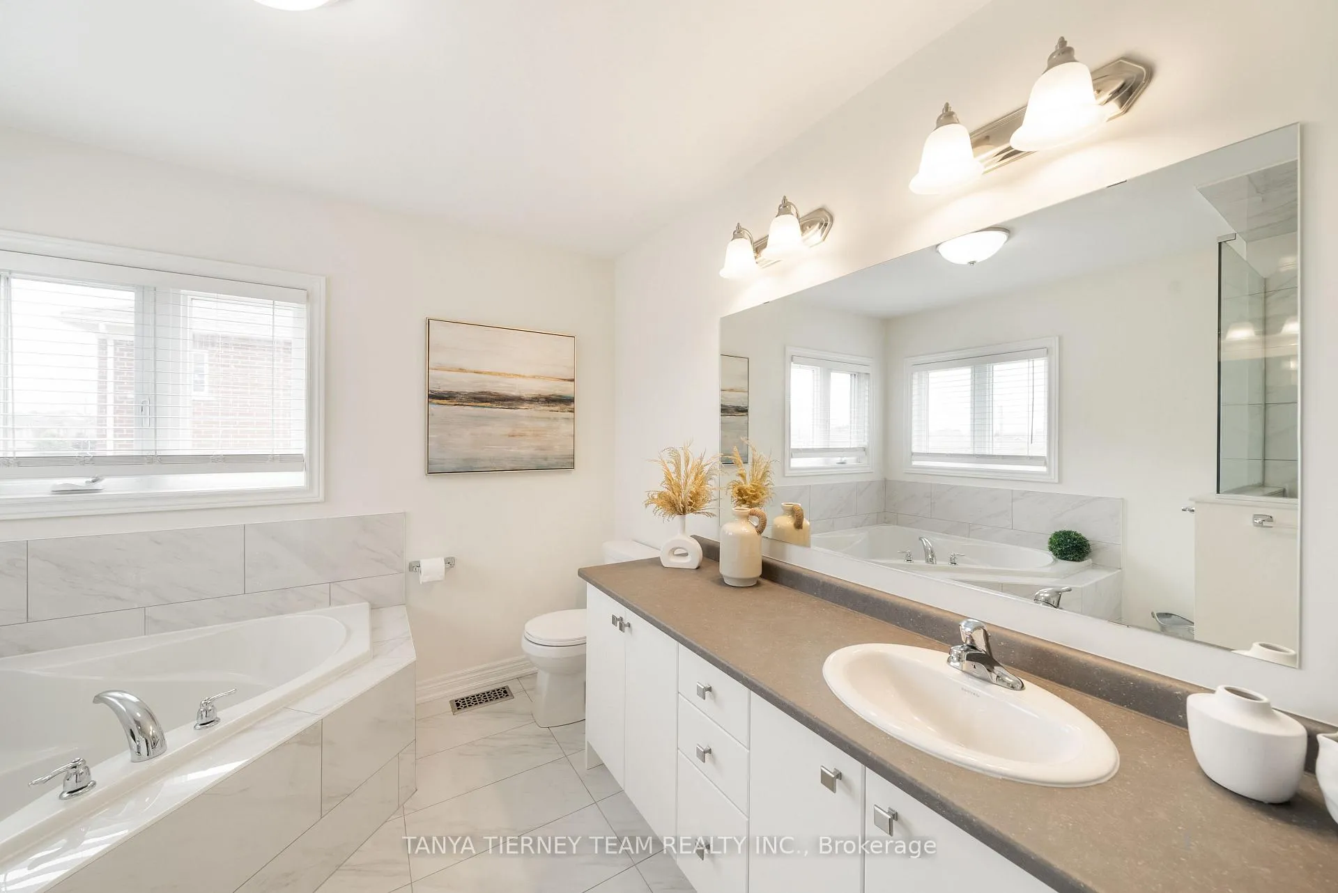 Photo 24 of 6 Burnham Court, Scugog, Port Perry — HOMEH
