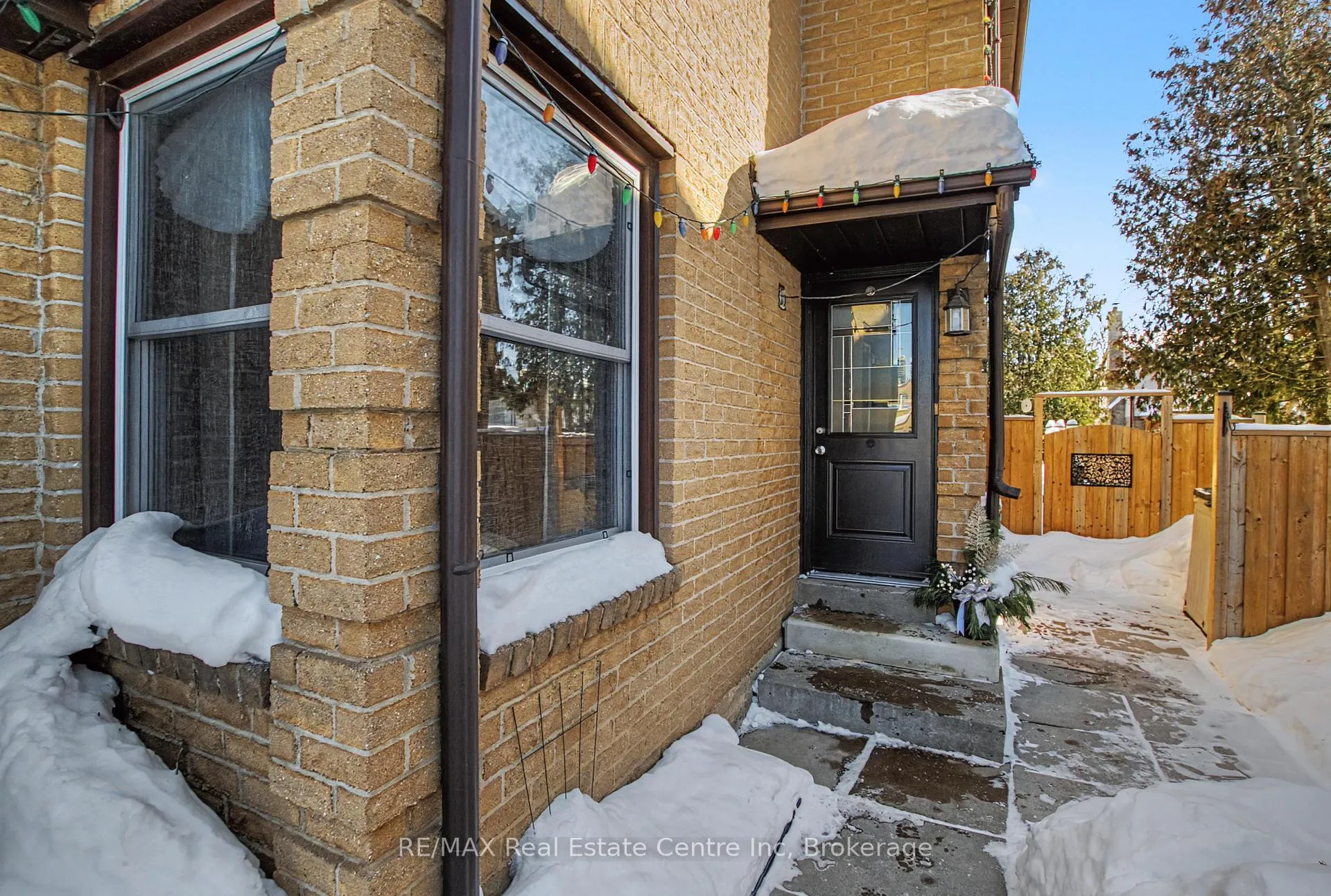 Photo 3 of 912 Laurier Avenue, Milton, Timberlea — HOMEH