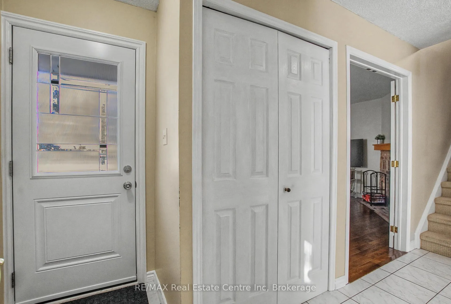 Photo 6 of 912 Laurier Avenue, Milton, Timberlea — HOMEH