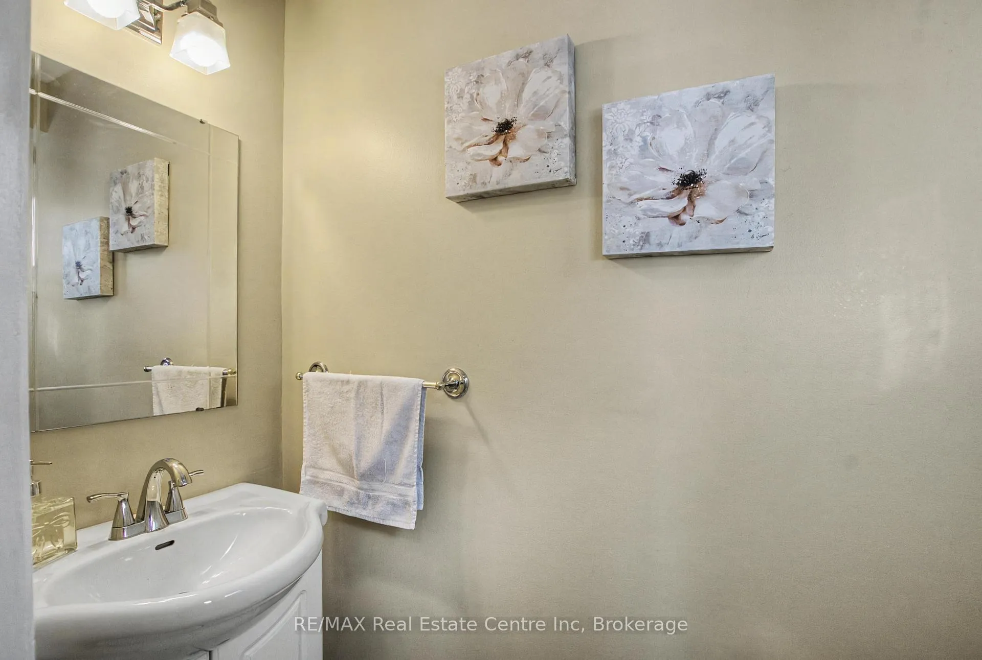 Photo 16 of 912 Laurier Avenue, Milton, Timberlea — HOMEH
