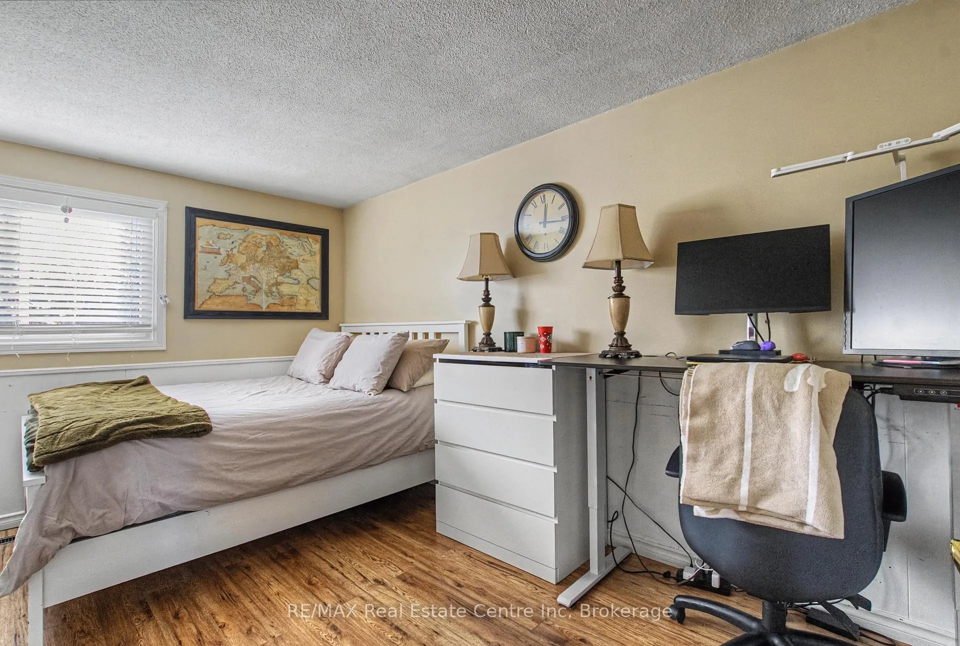 Photo 21 of 912 Laurier Avenue, Milton, Timberlea — HOMEH