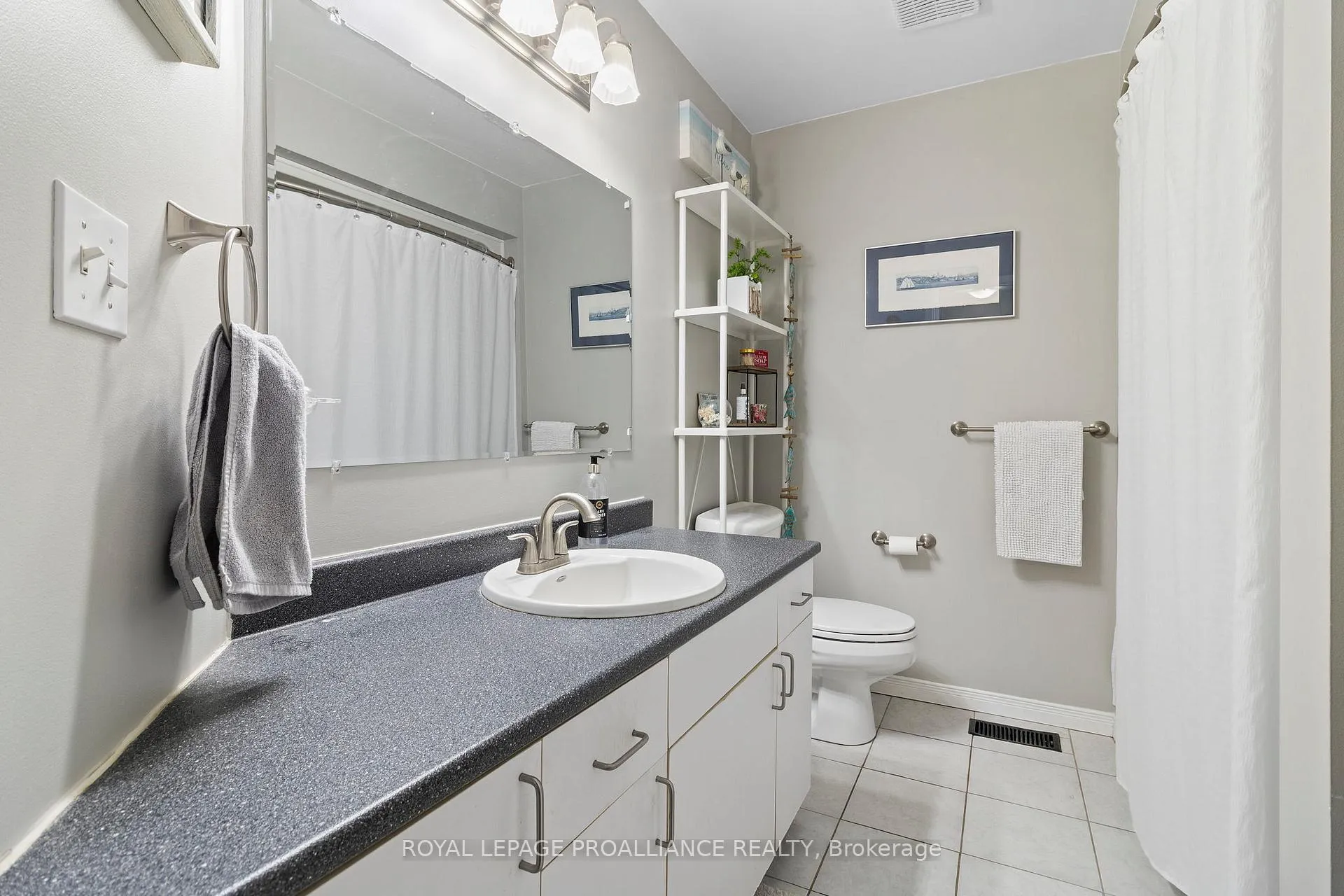 Photo 19 of 1165 Cuthbertson Avenue, Brockville — HOMEH