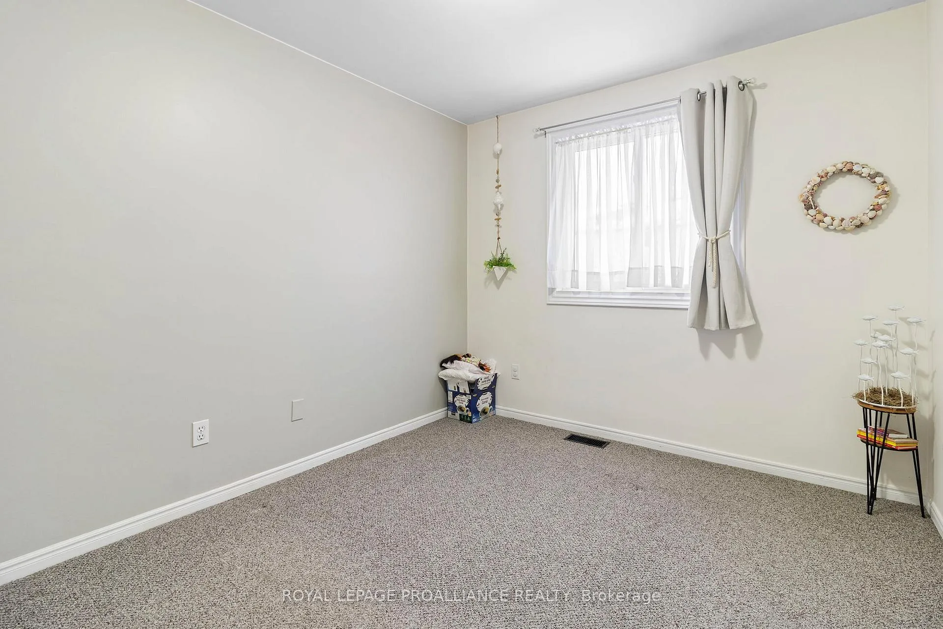 Photo 23 of 1165 Cuthbertson Avenue, Brockville — HOMEH