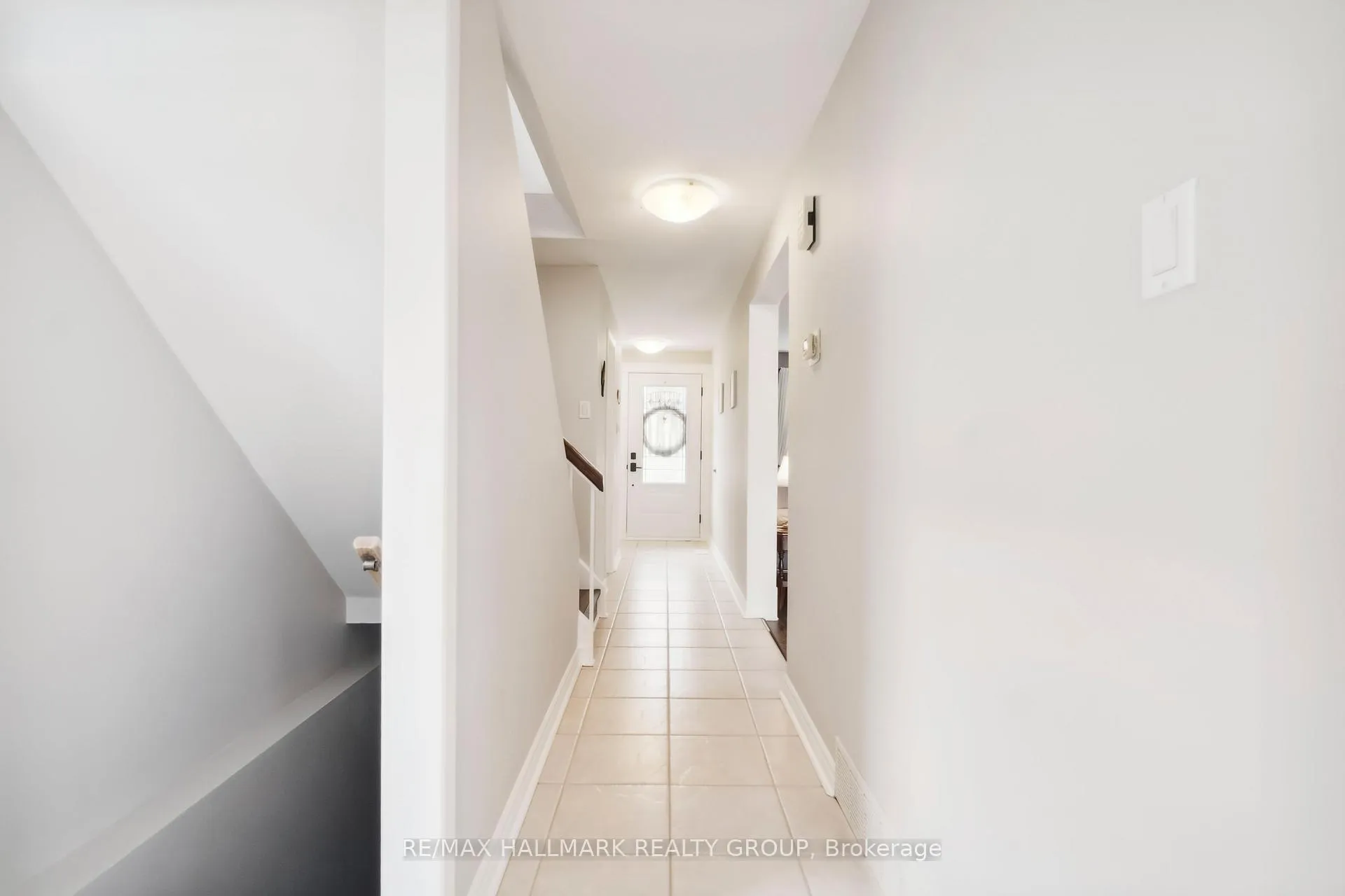 Photo 2 of 1795 Prestwick Drive, Ottawa, Queenswood Heights South — HOMEH