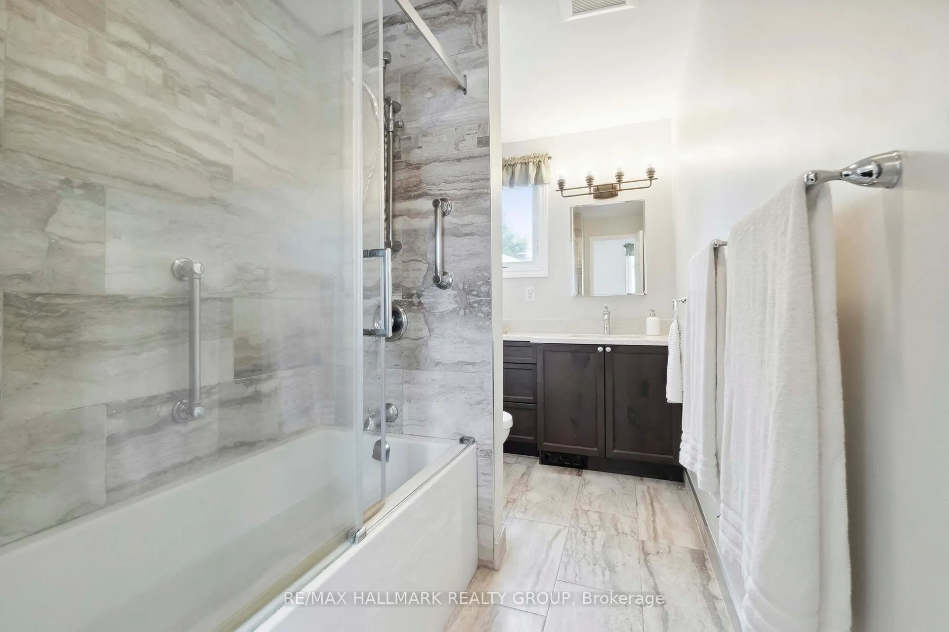 Photo 25 of 1795 Prestwick Drive, Ottawa, Queenswood Heights South — HOMEH