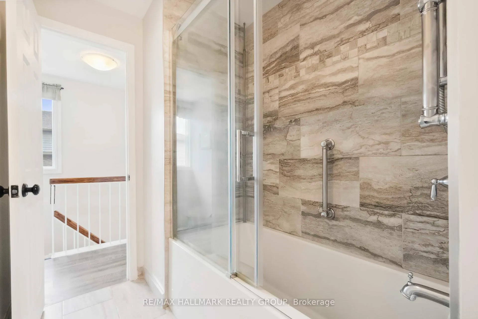 Photo 26 of 1795 Prestwick Drive, Ottawa, Queenswood Heights South — HOMEH