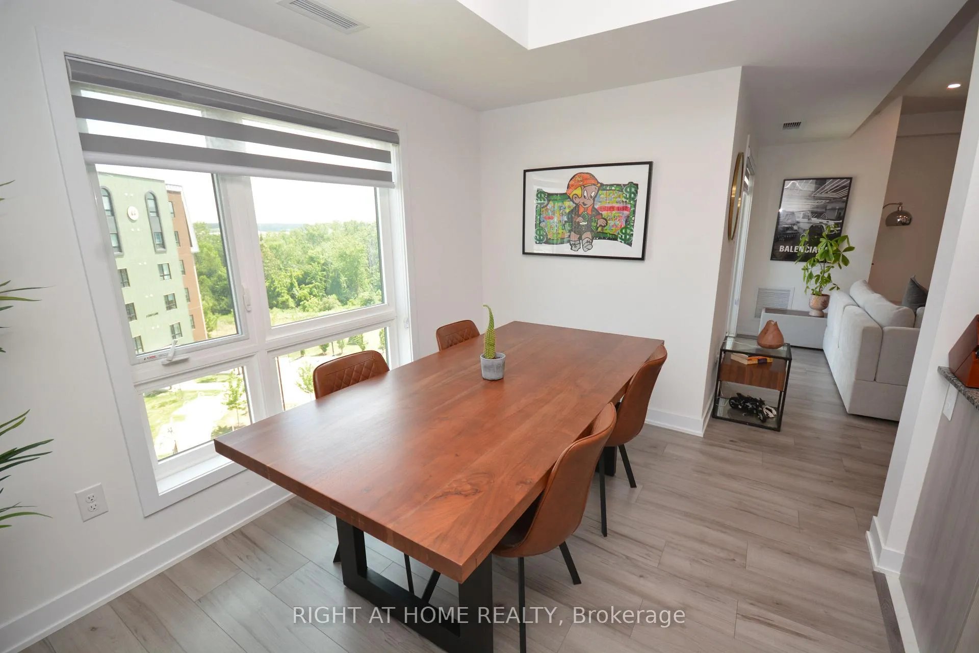 Photo 14 of Unit 411, 8 Culinary Lane, Barrie, Rural Barrie Southeast — HOMEH
