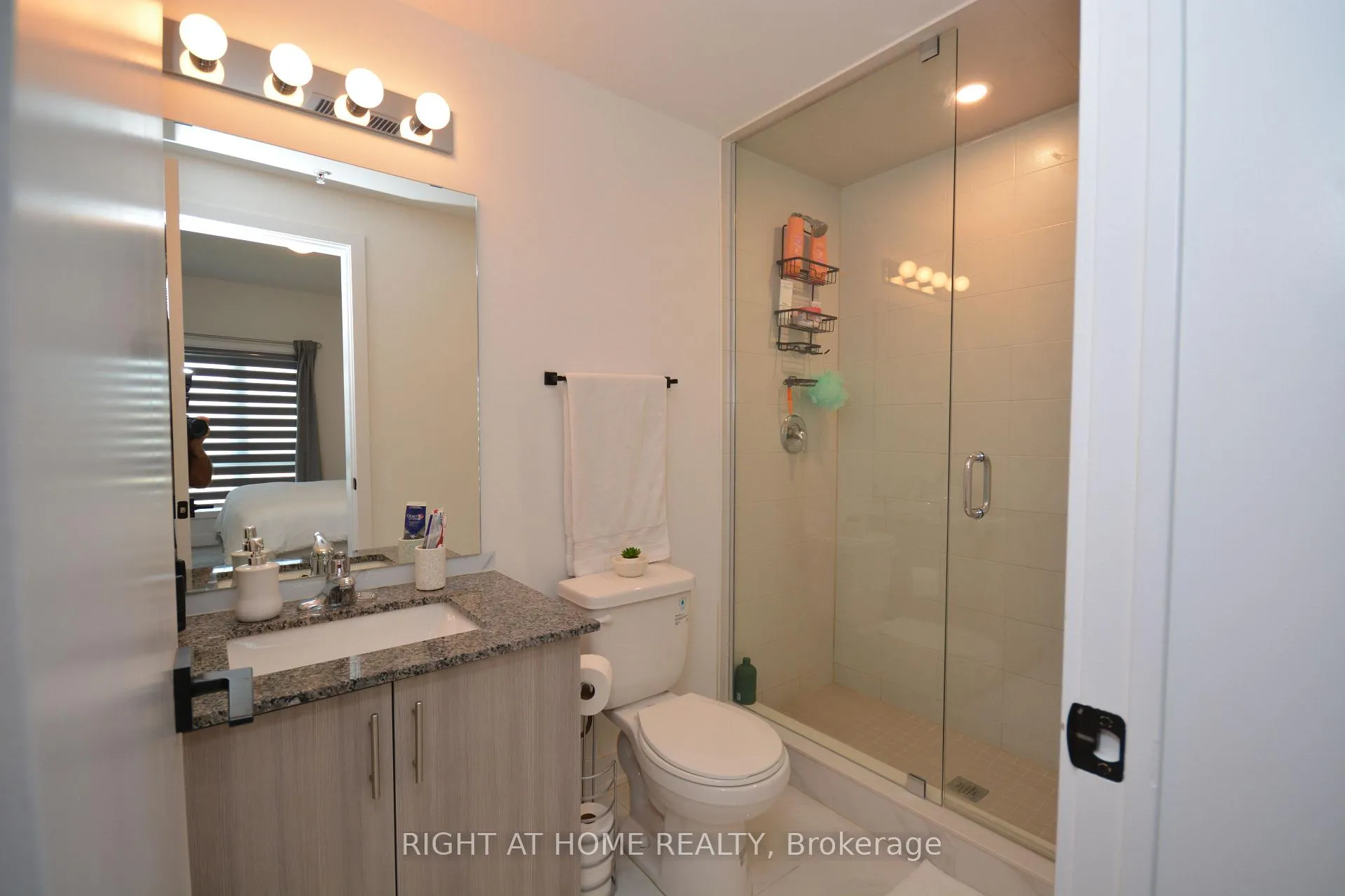 Photo 21 of Unit 411, 8 Culinary Lane, Barrie, Rural Barrie Southeast — HOMEH