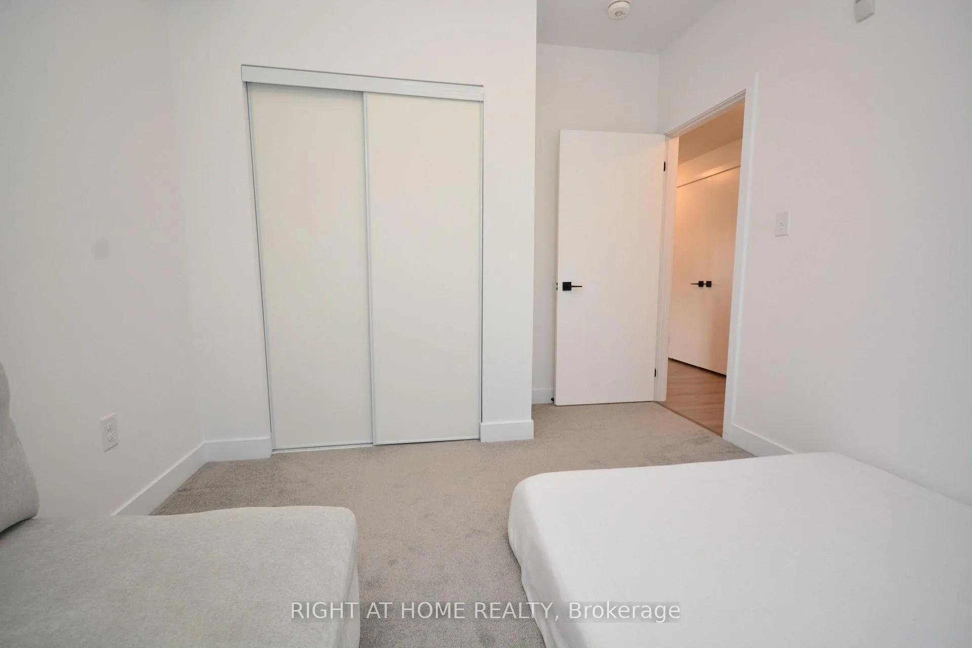 Photo 26 of Unit 411, 8 Culinary Lane, Barrie, Rural Barrie Southeast — HOMEH