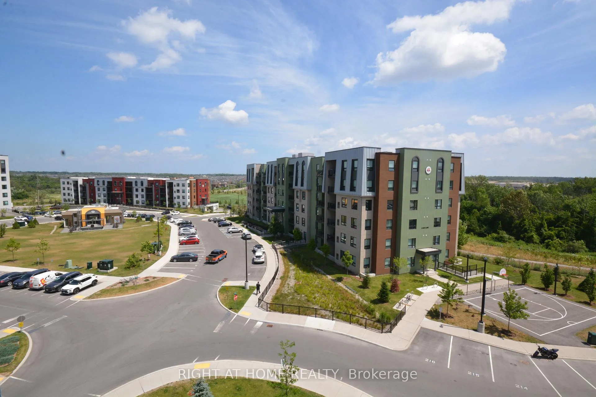 Photo 32 of Unit 411, 8 Culinary Lane, Barrie, Rural Barrie Southeast — HOMEH