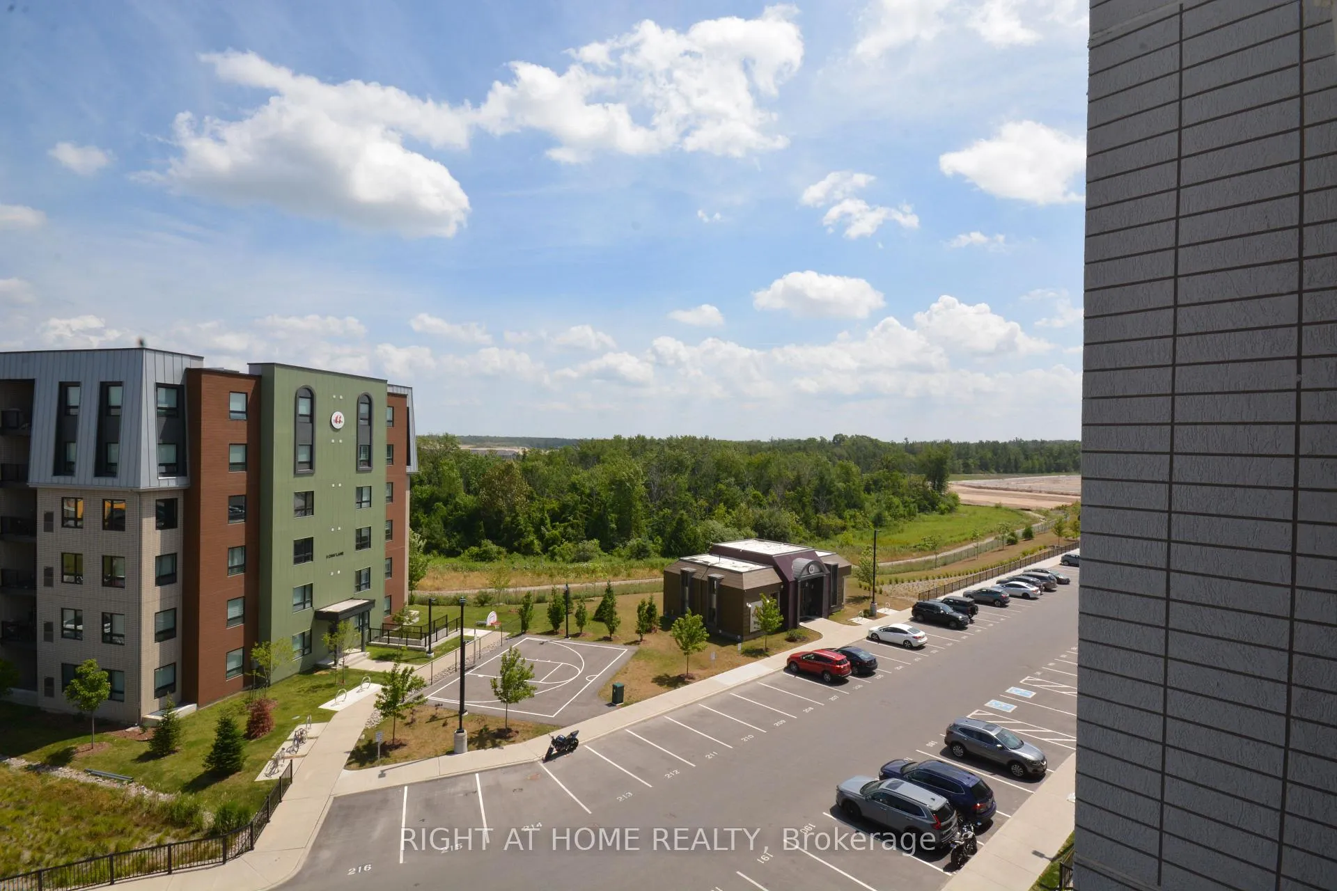 Photo 33 of Unit 411, 8 Culinary Lane, Barrie, Rural Barrie Southeast — HOMEH