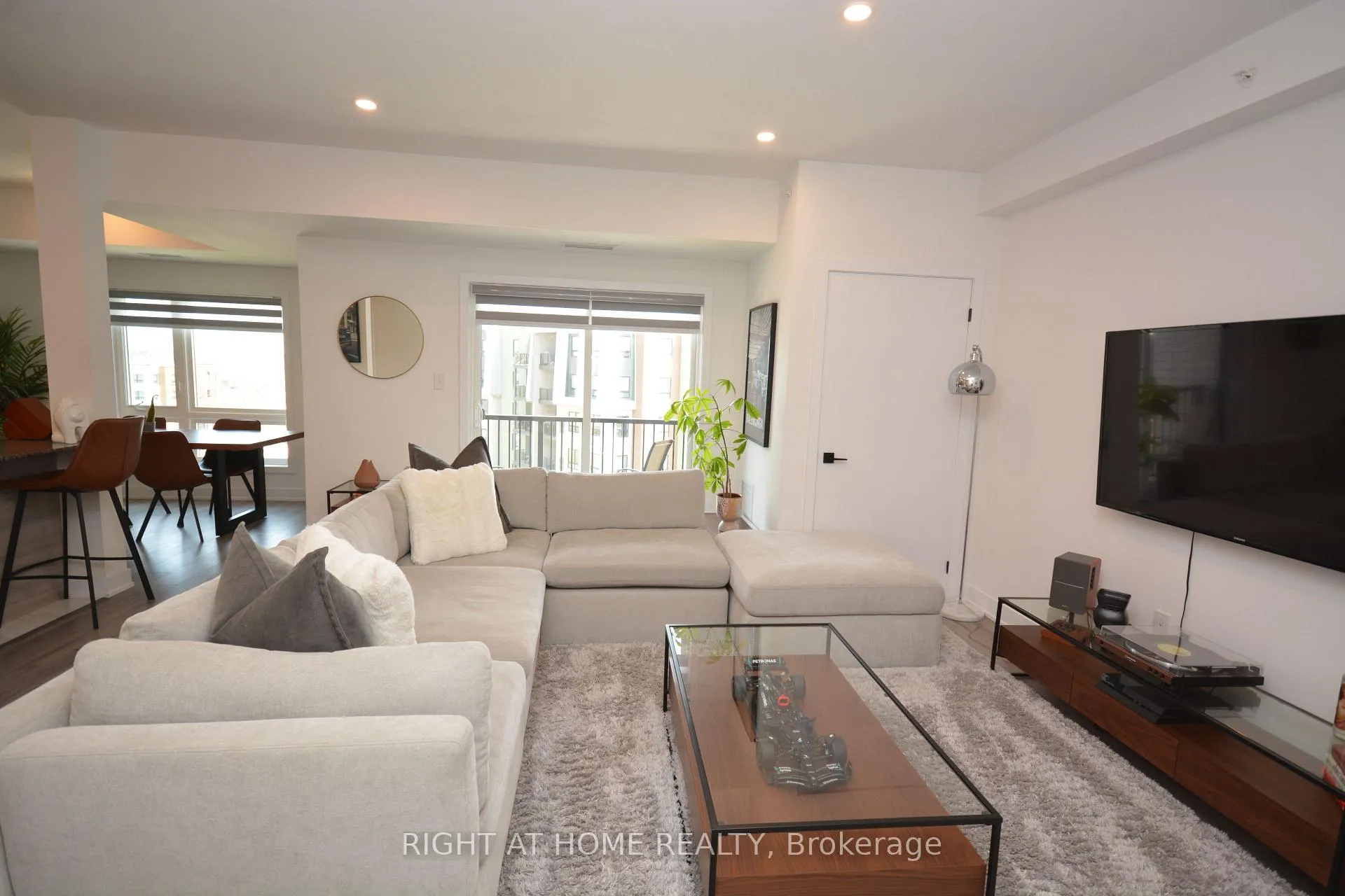 Photo 35 of Unit 411, 8 Culinary Lane, Barrie, Rural Barrie Southeast — HOMEH