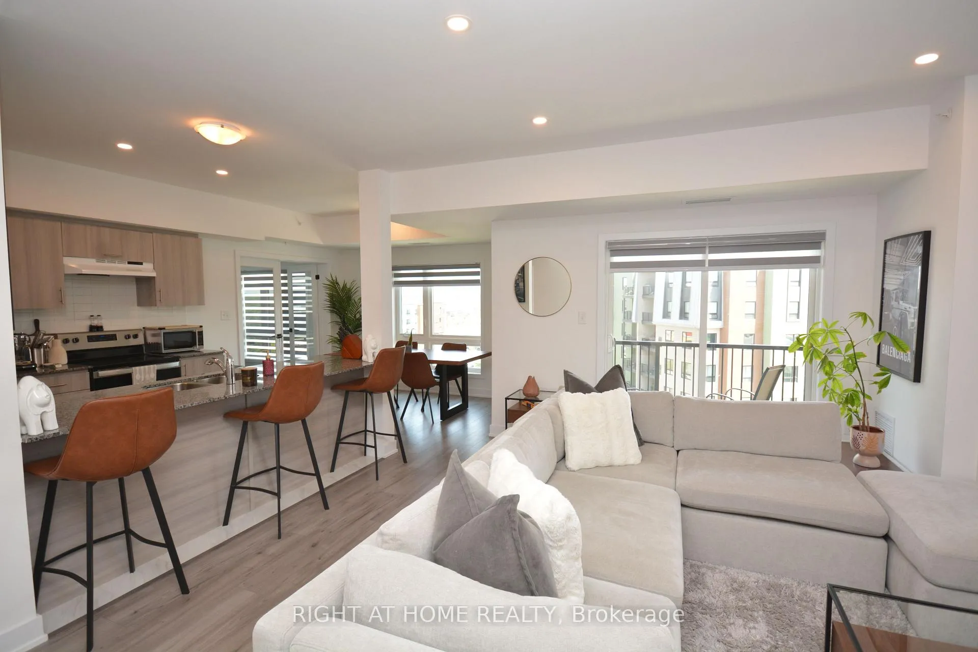 Photo 36 of Unit 411, 8 Culinary Lane, Barrie, Rural Barrie Southeast — HOMEH