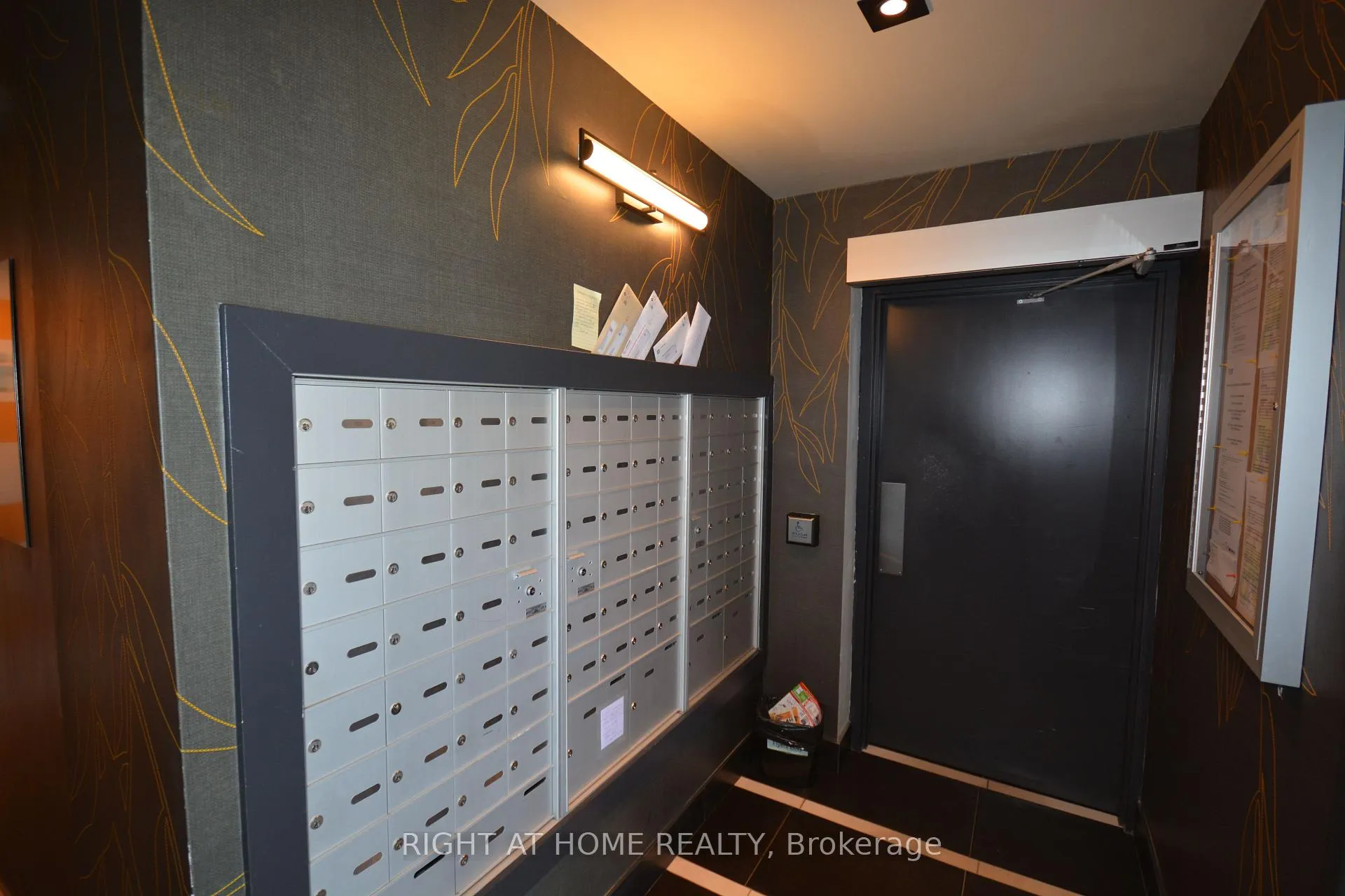 Photo 39 of Unit 411, 8 Culinary Lane, Barrie, Rural Barrie Southeast — HOMEH
