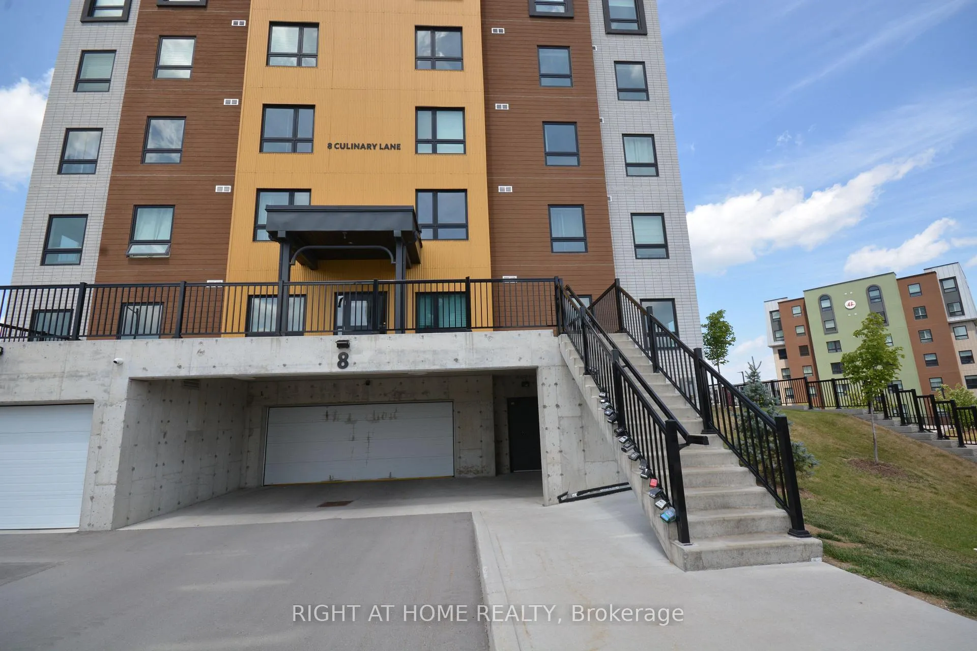 Photo 49 of Unit 411, 8 Culinary Lane, Barrie, Rural Barrie Southeast — HOMEH