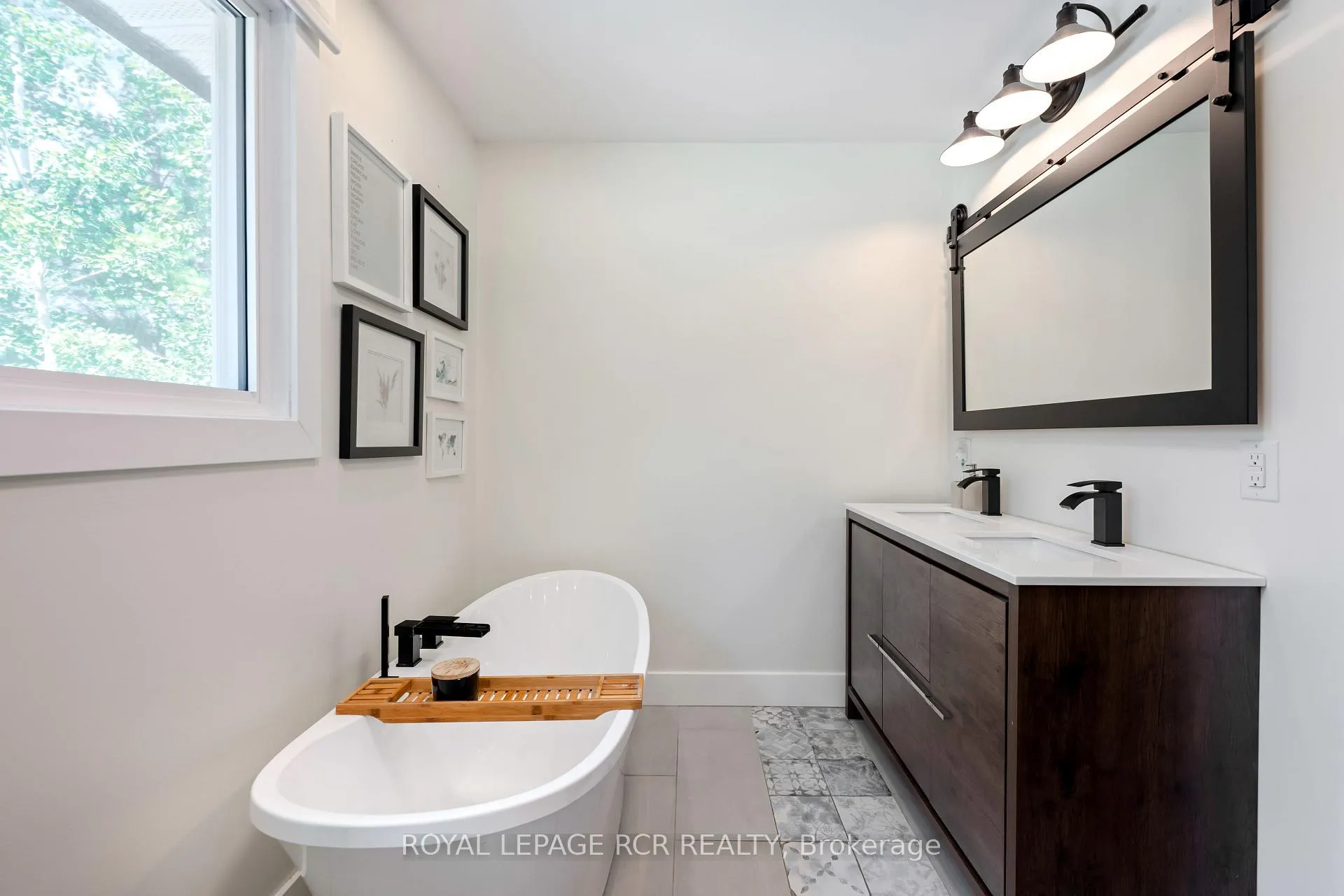 Photo 21 of 2534 Sunnidale Road, Springwater, Rural Springwater — HOMEH