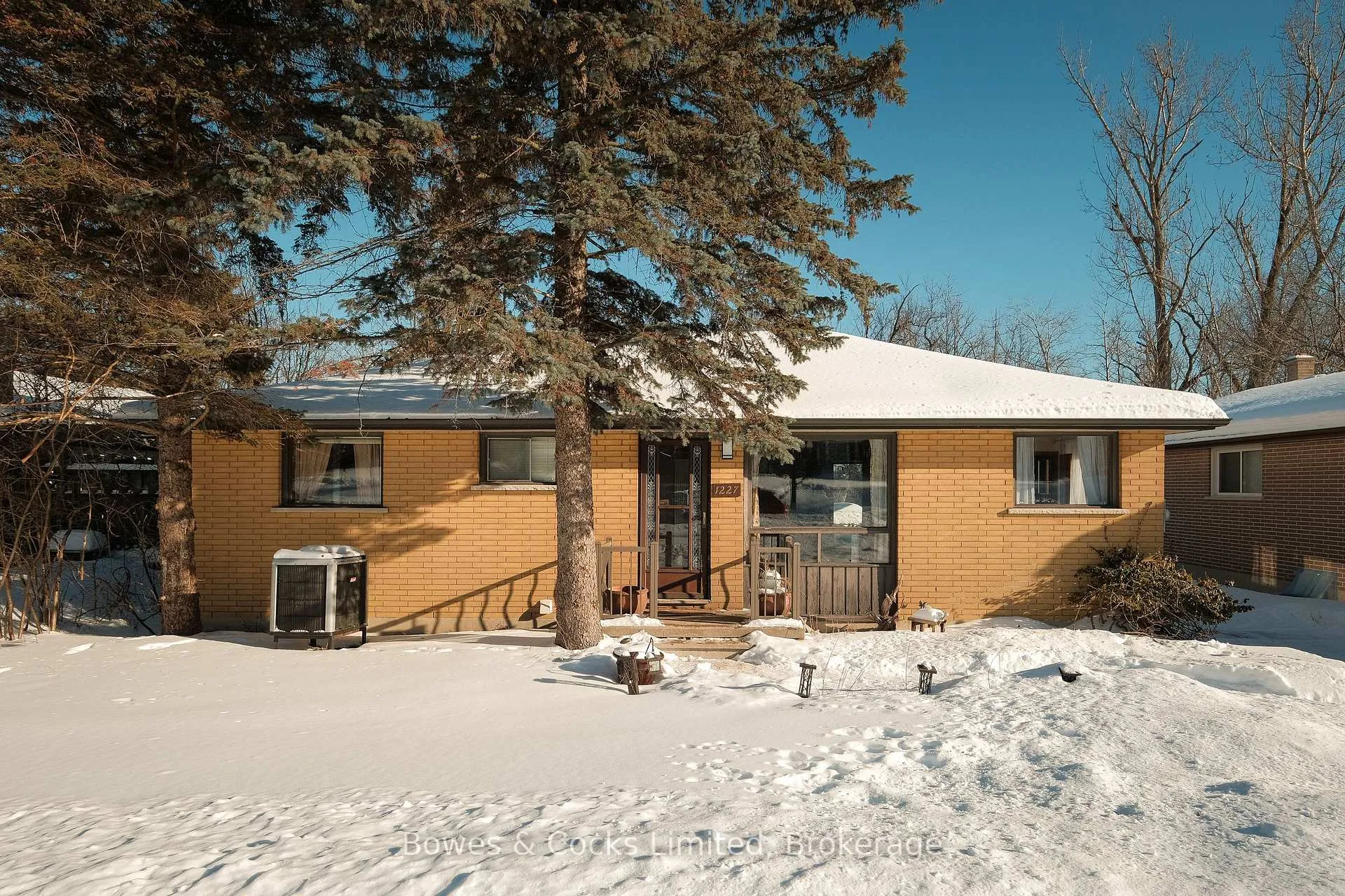 Photo 1 of 1227 Algonquin Boulevard, Peterborough, Northcrest Ward 5 — HOMEH