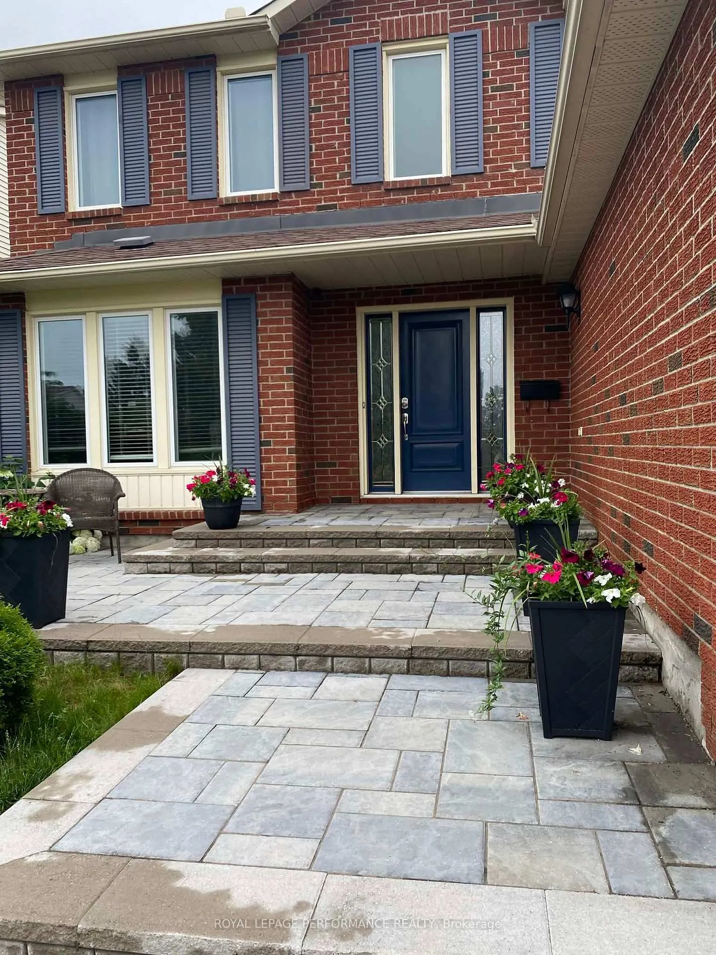 Photo 2 of 1391 Mountainside Crescent E, Ottawa, Bilberry Creek/Queenswood Heights — HOMEH