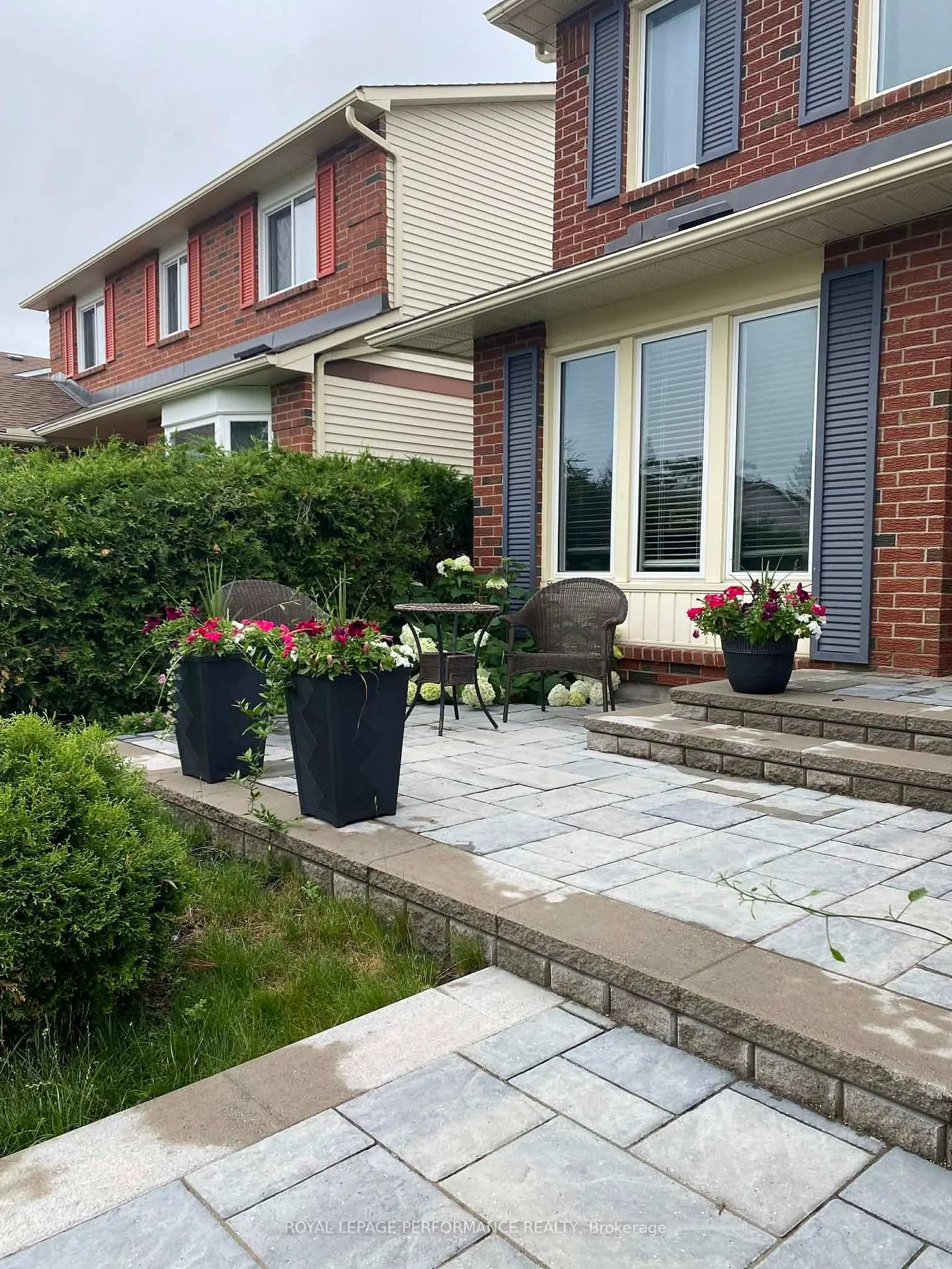 Photo 3 of 1391 Mountainside Crescent E, Ottawa, Bilberry Creek/Queenswood Heights — HOMEH