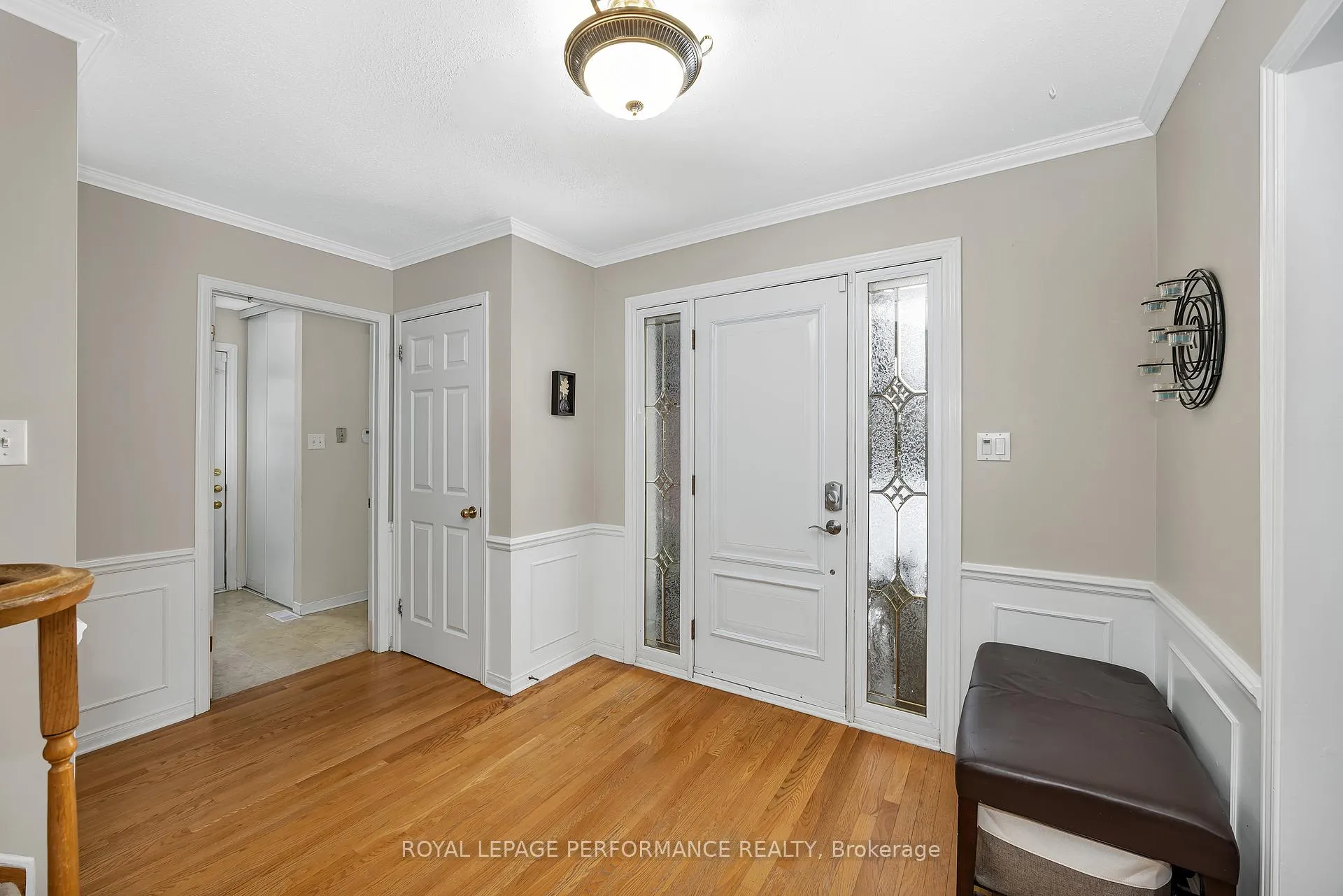 Photo 4 of 1391 Mountainside Crescent E, Ottawa, Bilberry Creek/Queenswood Heights — HOMEH