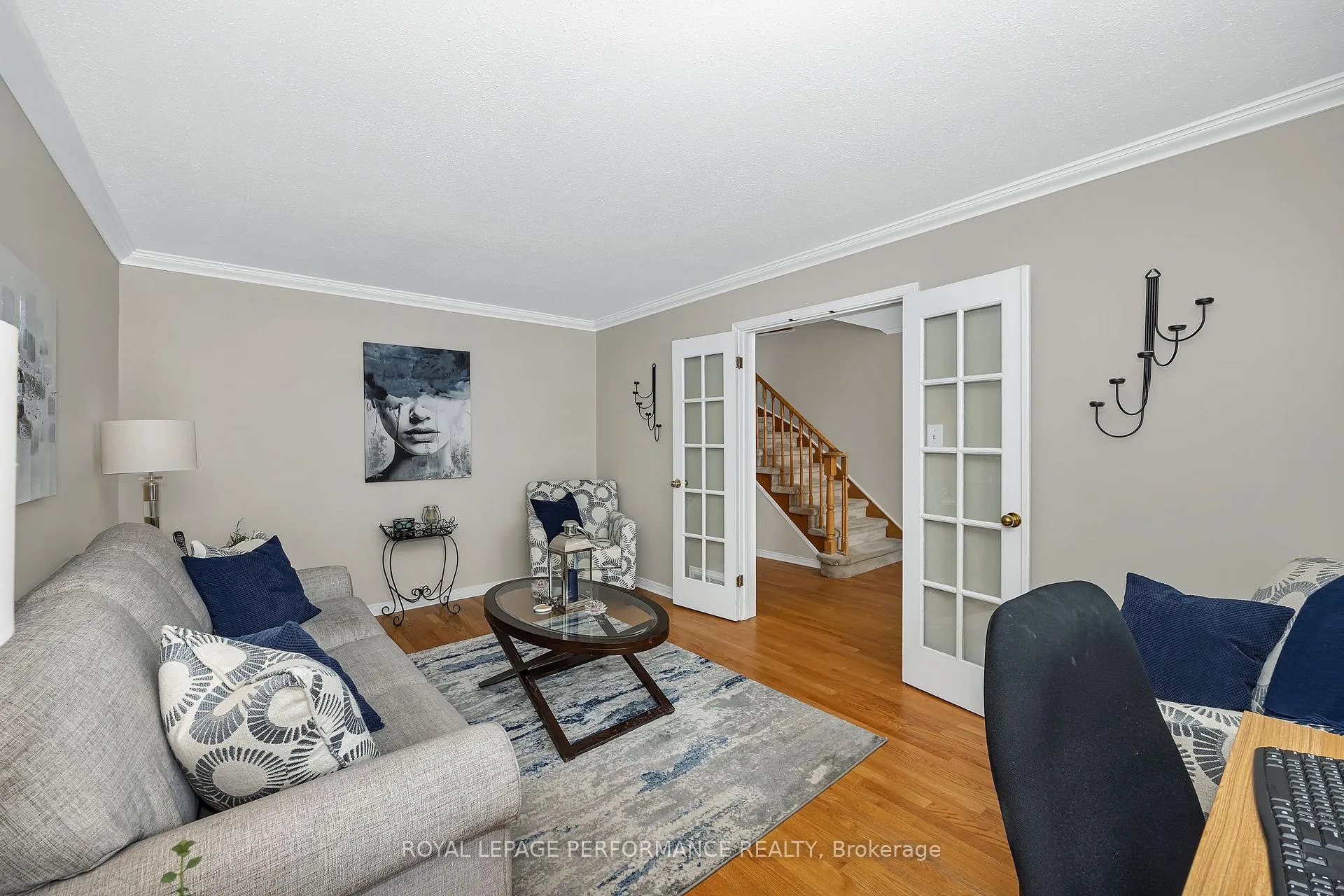 Photo 5 of 1391 Mountainside Crescent E, Ottawa, Bilberry Creek/Queenswood Heights — HOMEH