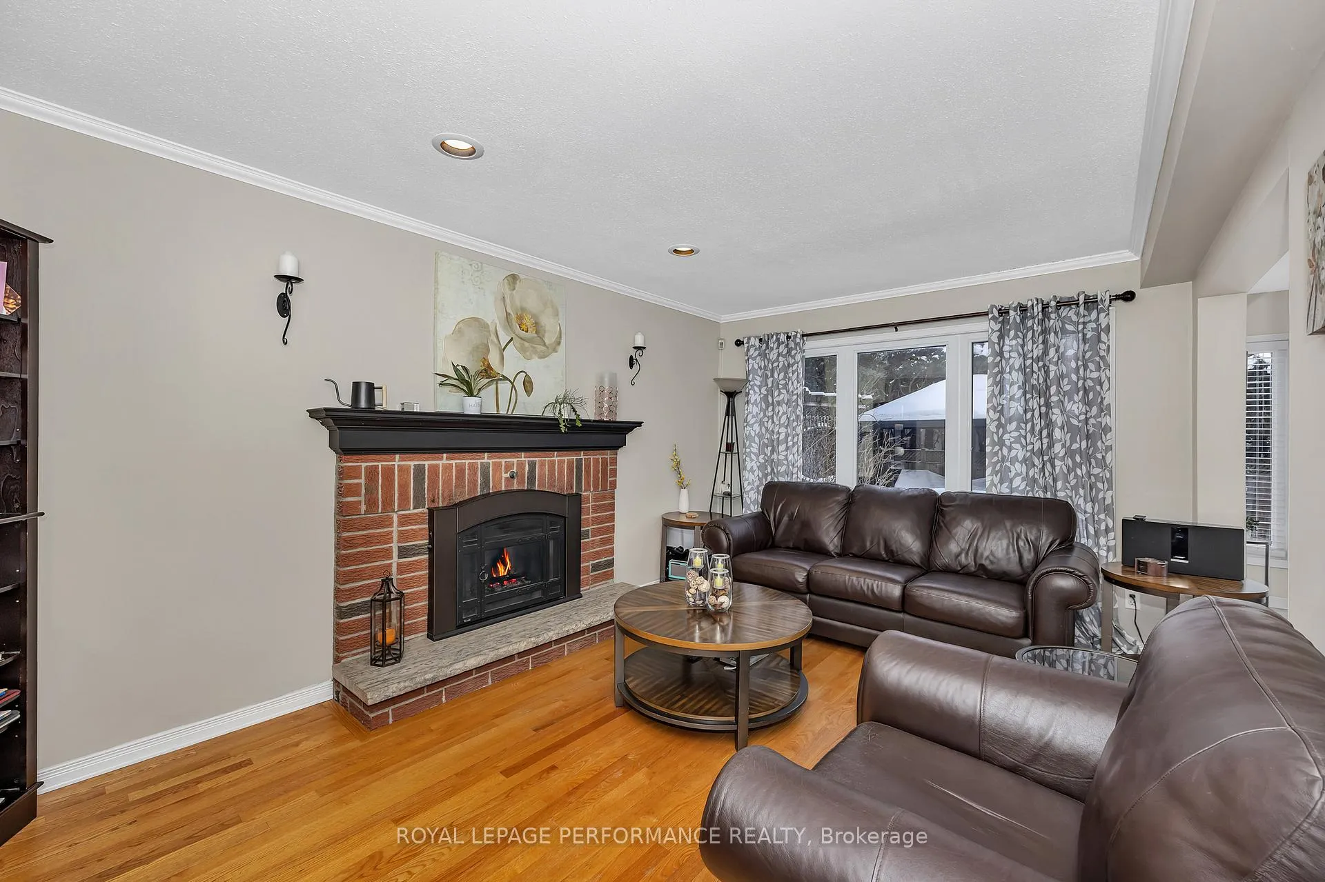 Photo 8 of 1391 Mountainside Crescent E, Ottawa, Bilberry Creek/Queenswood Heights — HOMEH