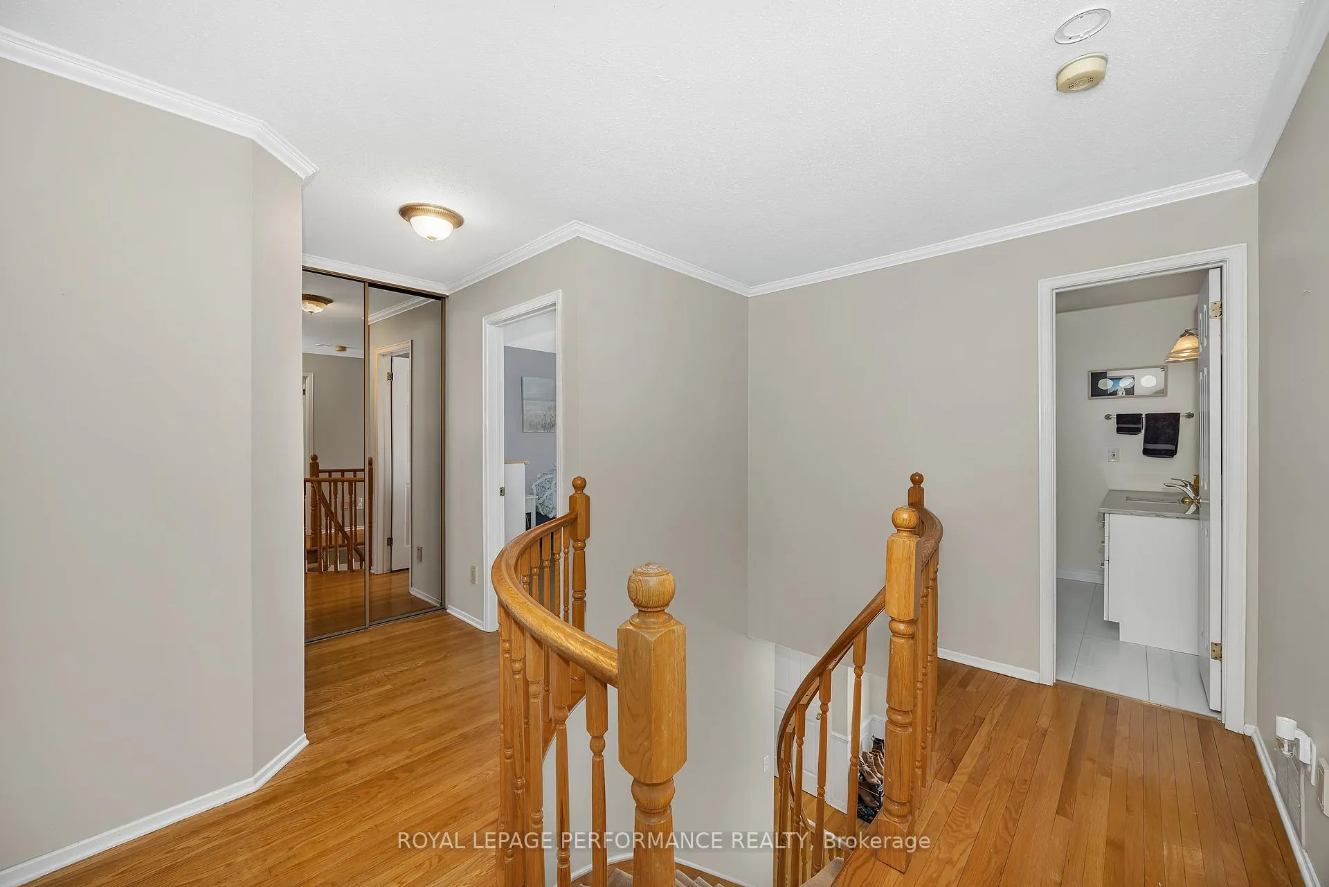 Photo 23 of 1391 Mountainside Crescent E, Ottawa, Bilberry Creek/Queenswood Heights — HOMEH