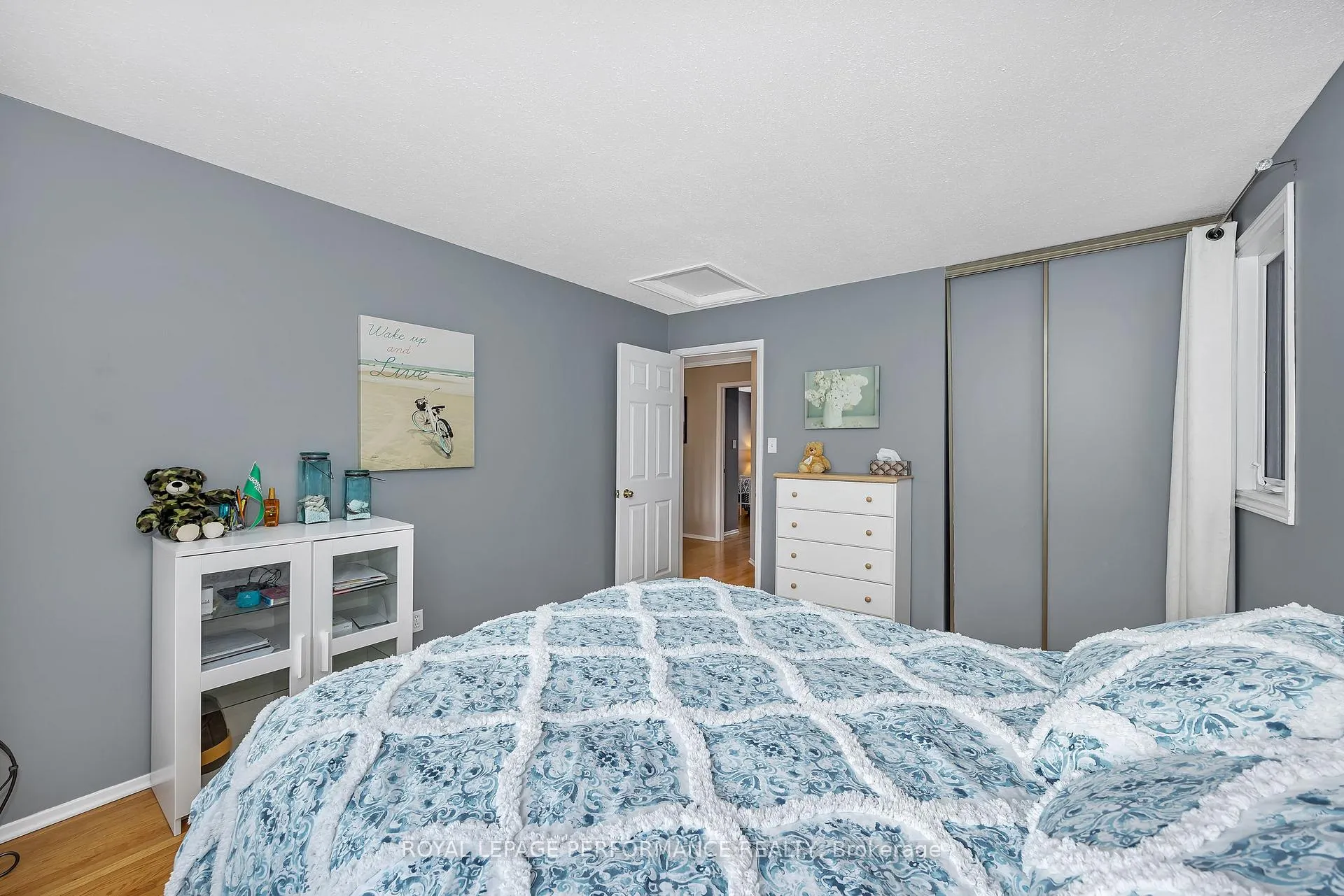 Photo 31 of 1391 Mountainside Crescent E, Ottawa, Bilberry Creek/Queenswood Heights — HOMEH