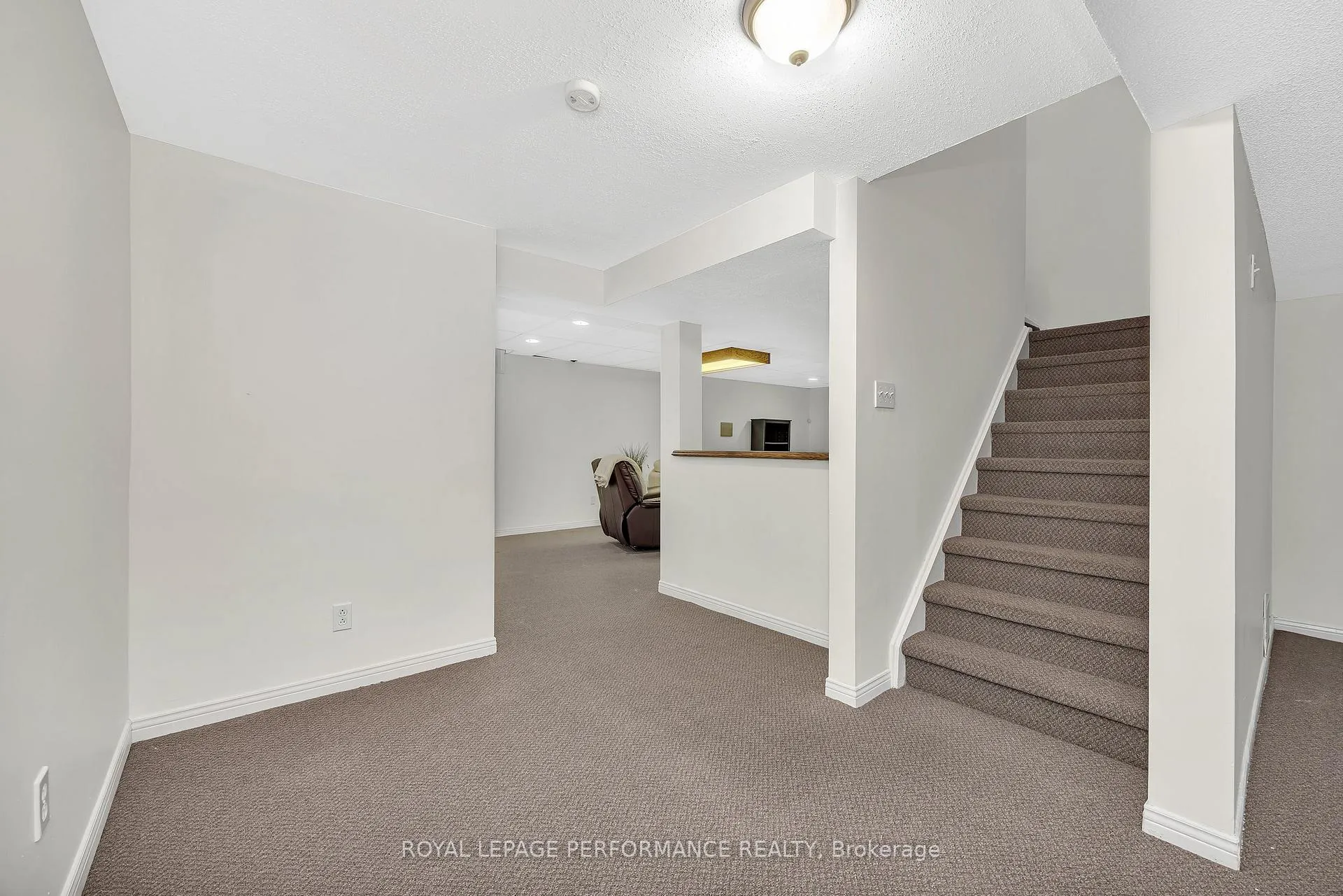 Photo 36 of 1391 Mountainside Crescent E, Ottawa, Bilberry Creek/Queenswood Heights — HOMEH