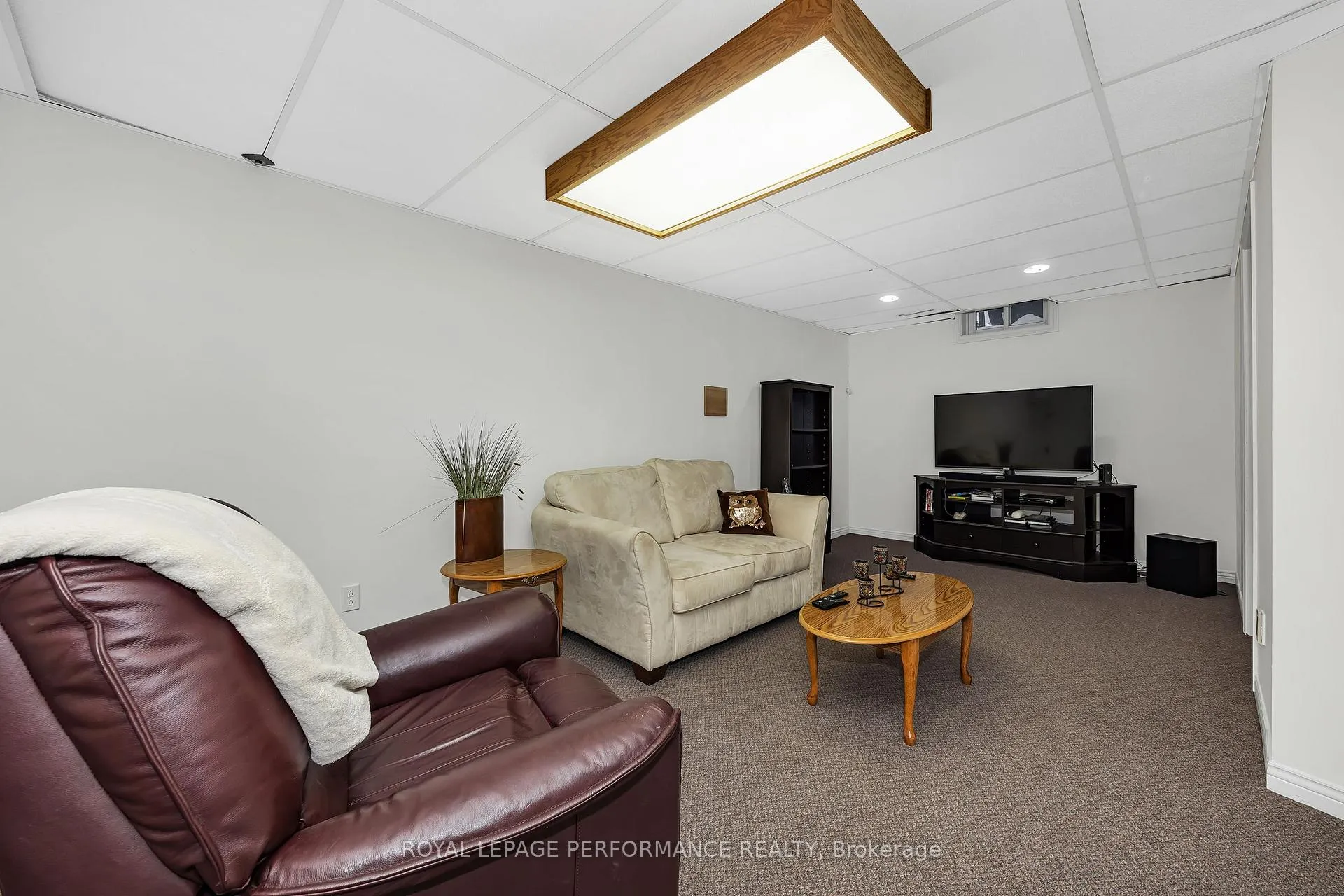 Photo 37 of 1391 Mountainside Crescent E, Ottawa, Bilberry Creek/Queenswood Heights — HOMEH