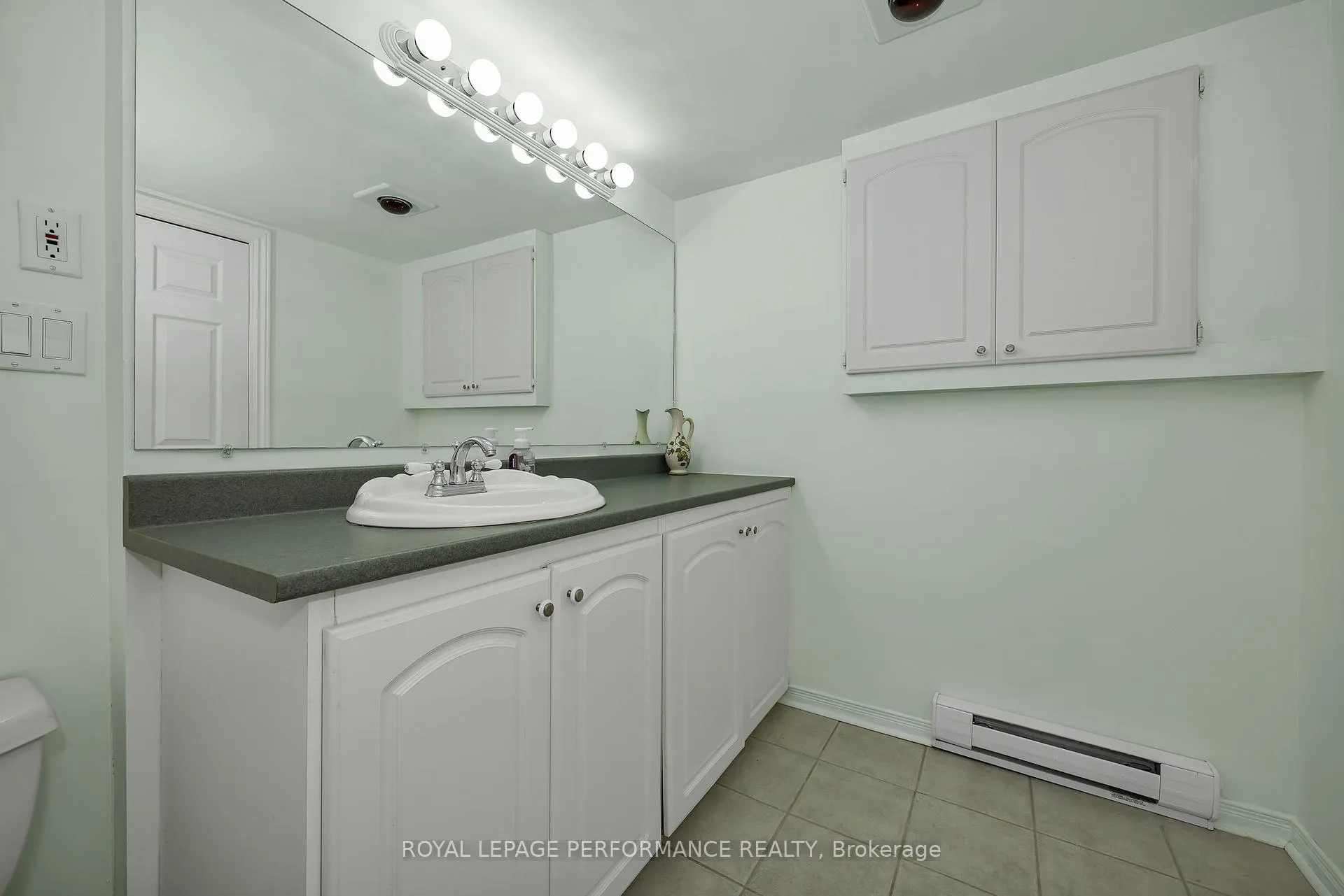 Photo 41 of 1391 Mountainside Crescent E, Ottawa, Bilberry Creek/Queenswood Heights — HOMEH