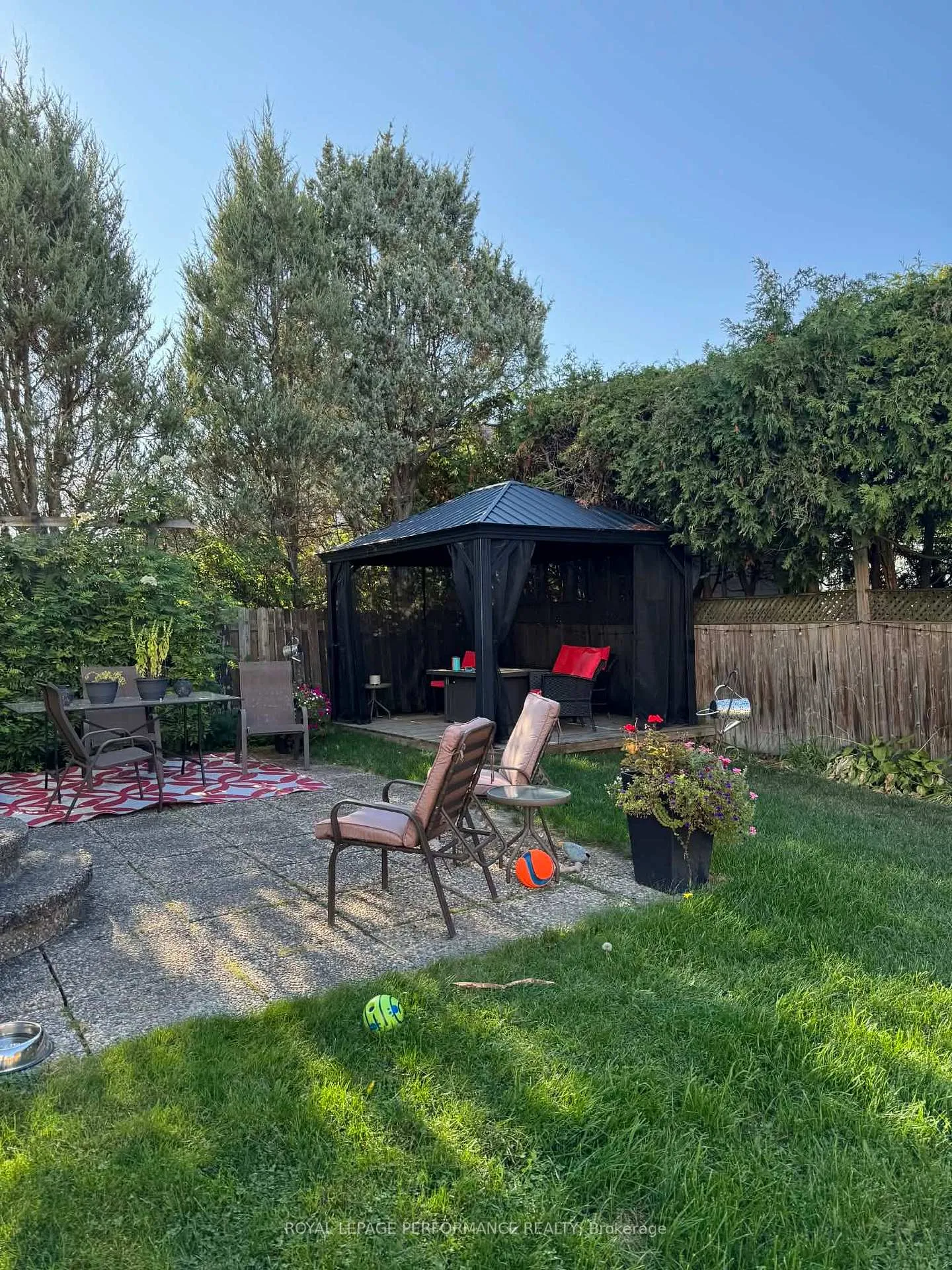 Photo 44 of 1391 Mountainside Crescent E, Ottawa, Bilberry Creek/Queenswood Heights — HOMEH