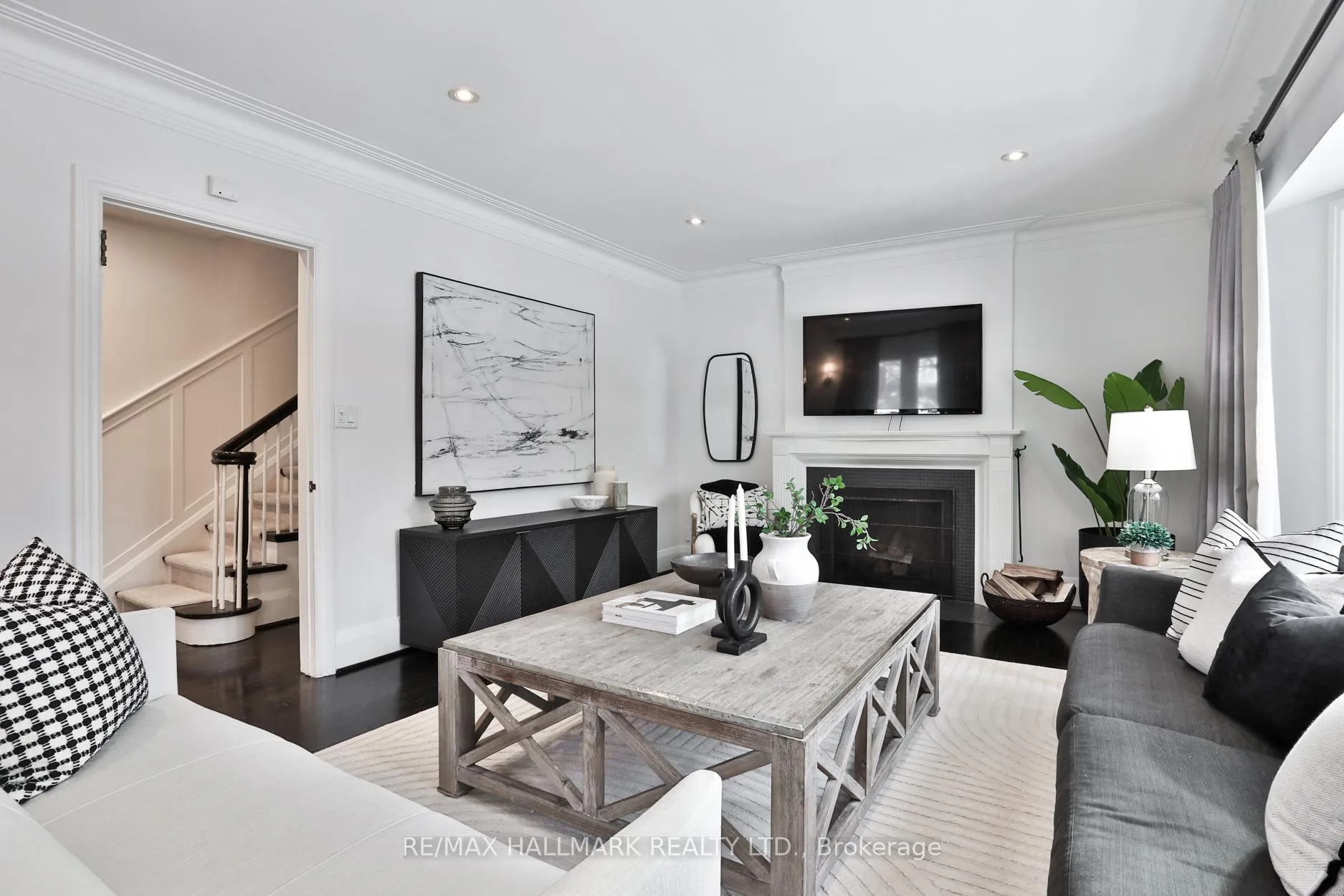 Photo 3 of 9 Glenarden Road, Toronto, Forest Hill North — HOMEH