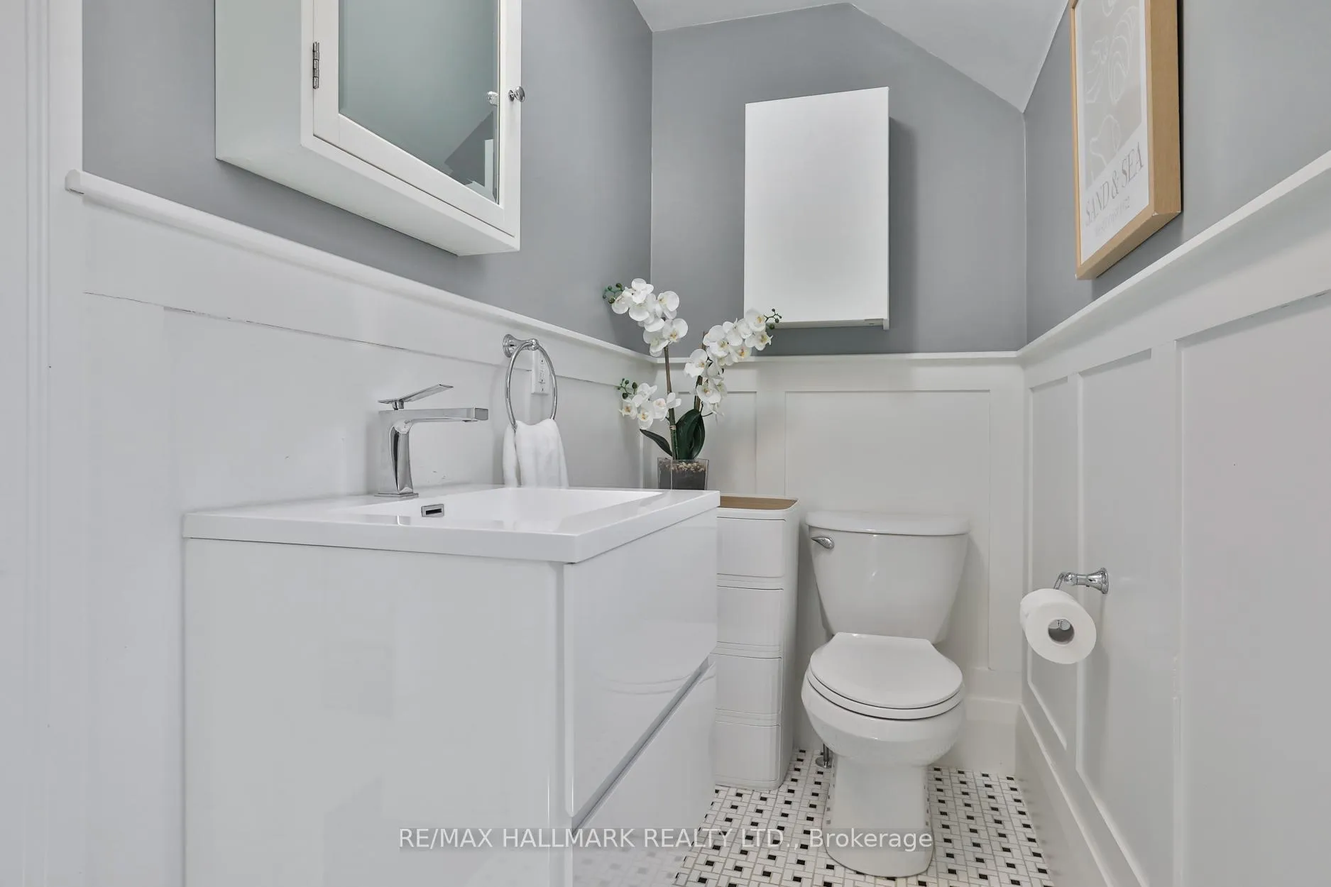 Photo 19 of 9 Glenarden Road, Toronto, Forest Hill North — HOMEH