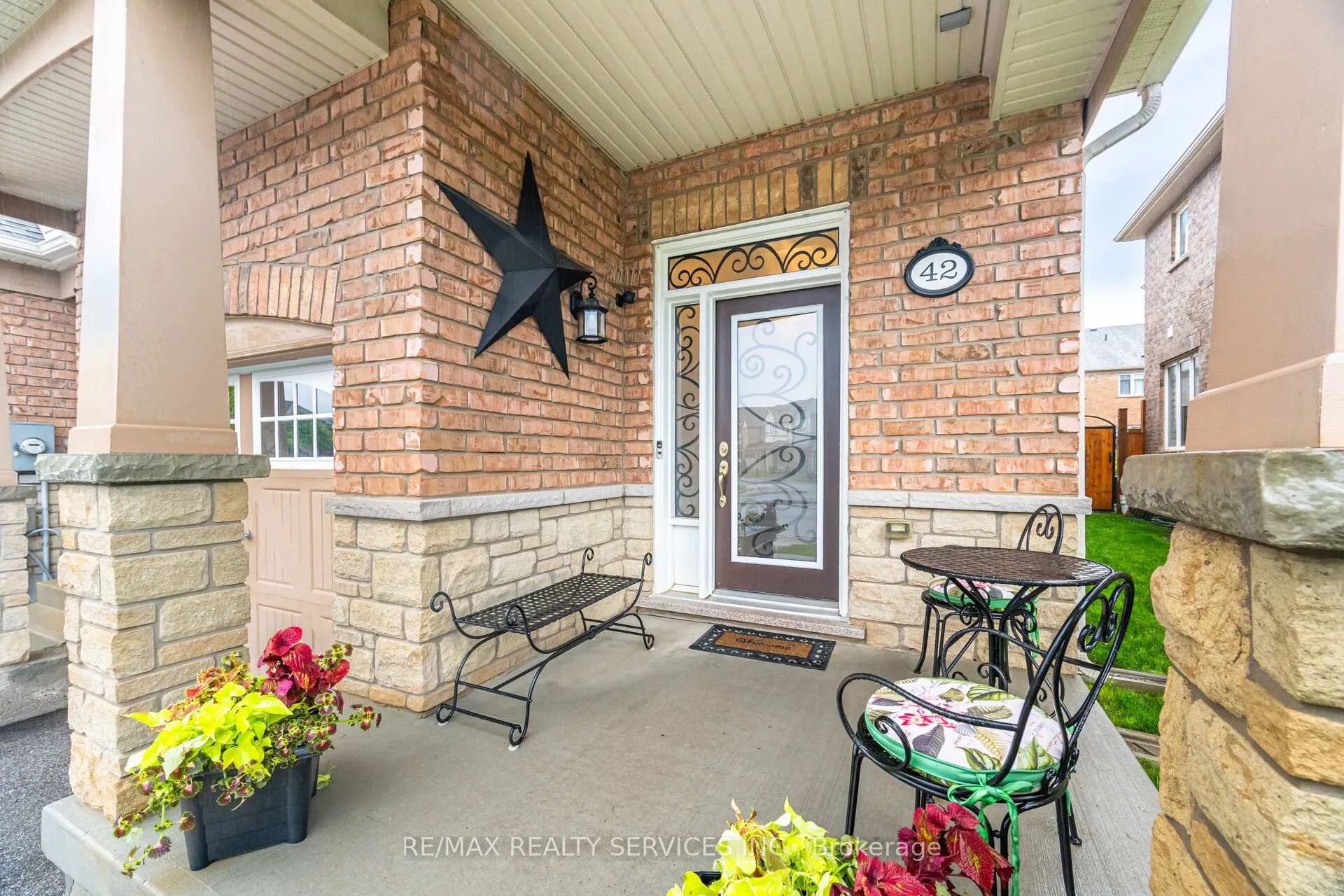 Photo 3 of 42 Abigail Crescent, Caledon, Rural Caledon — HOMEH