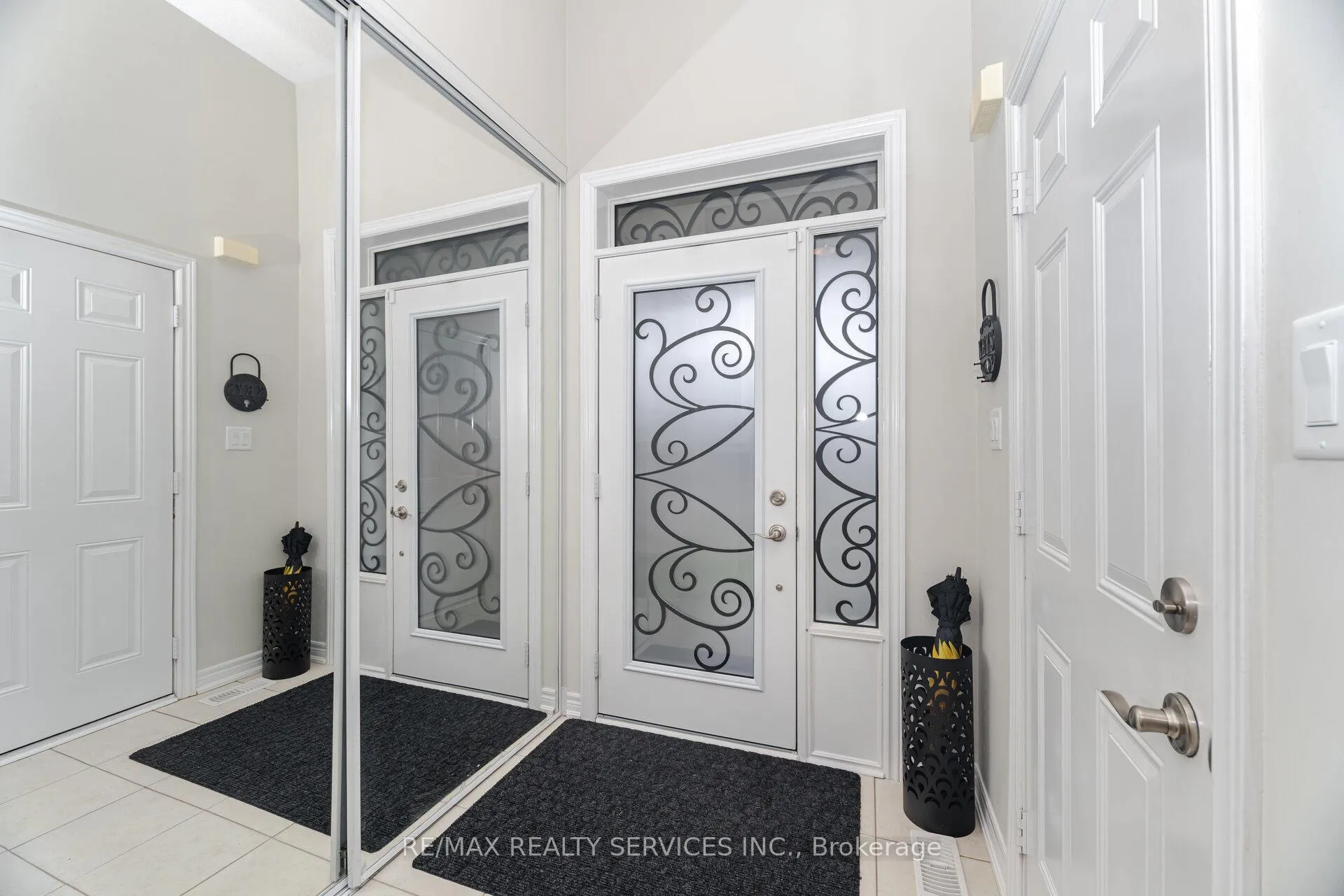 Photo 4 of 42 Abigail Crescent, Caledon, Rural Caledon — HOMEH