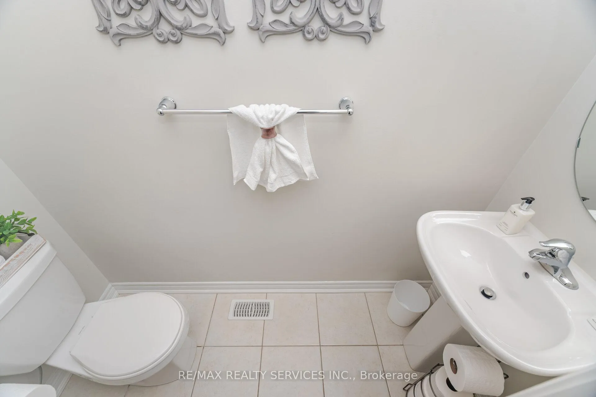 Photo 19 of 42 Abigail Crescent, Caledon, Rural Caledon — HOMEH