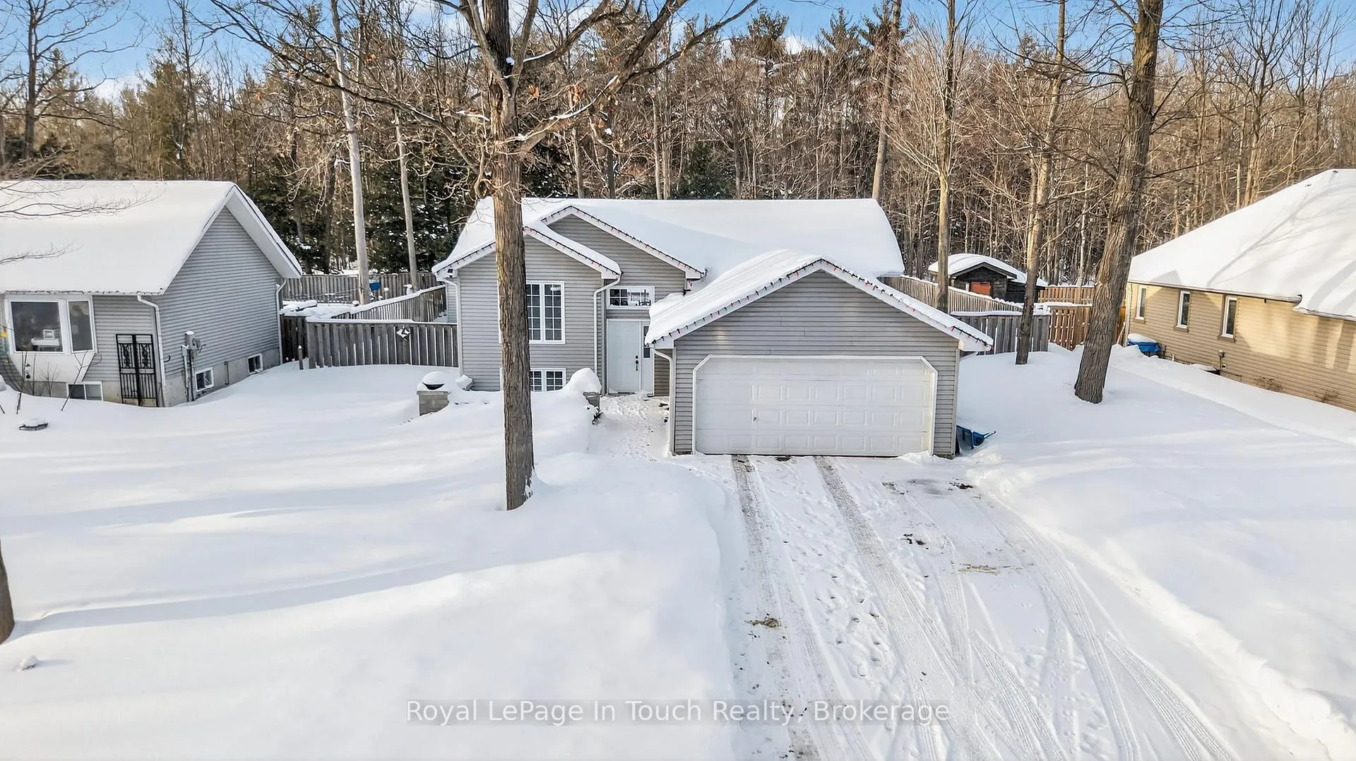 Photo 23 of 39 St. Laurent Boulevard, Tiny, Rural Tiny — HOMEH