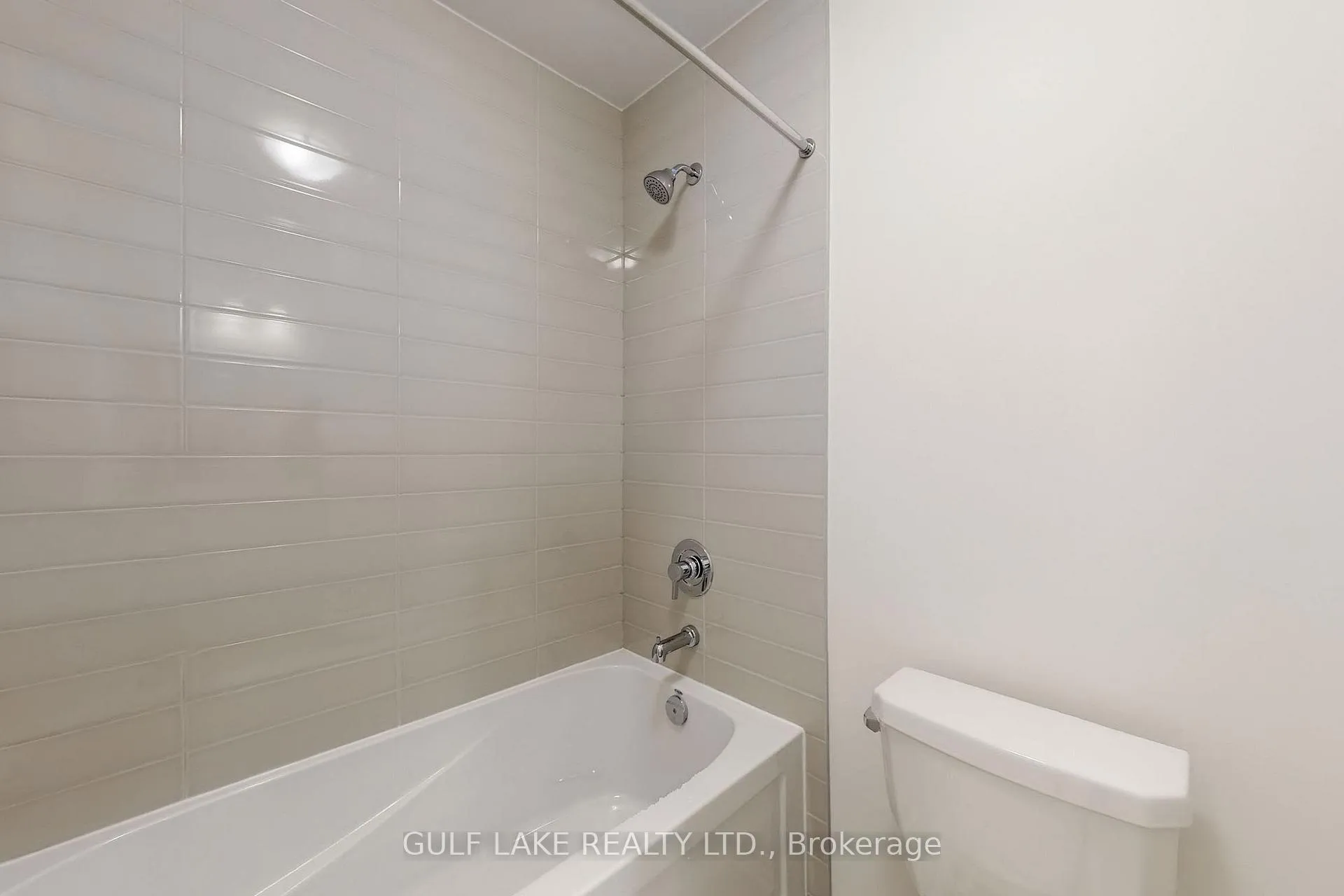 Photo 32 of 66 Phoenix Boulevard, Barrie, Rural Barrie Southeast — HOMEH