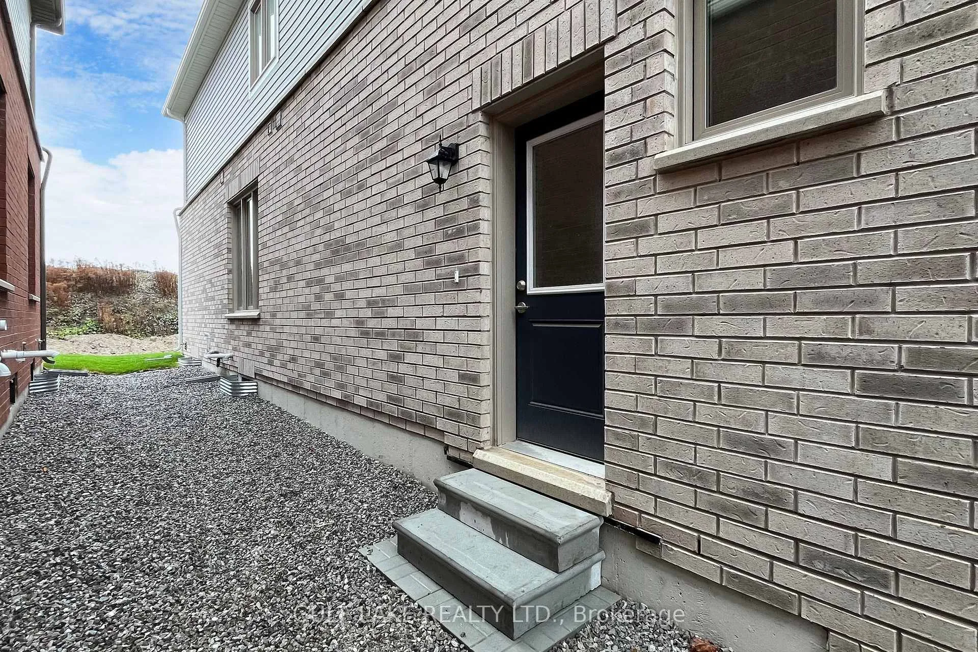Photo 33 of 66 Phoenix Boulevard, Barrie, Rural Barrie Southeast — HOMEH
