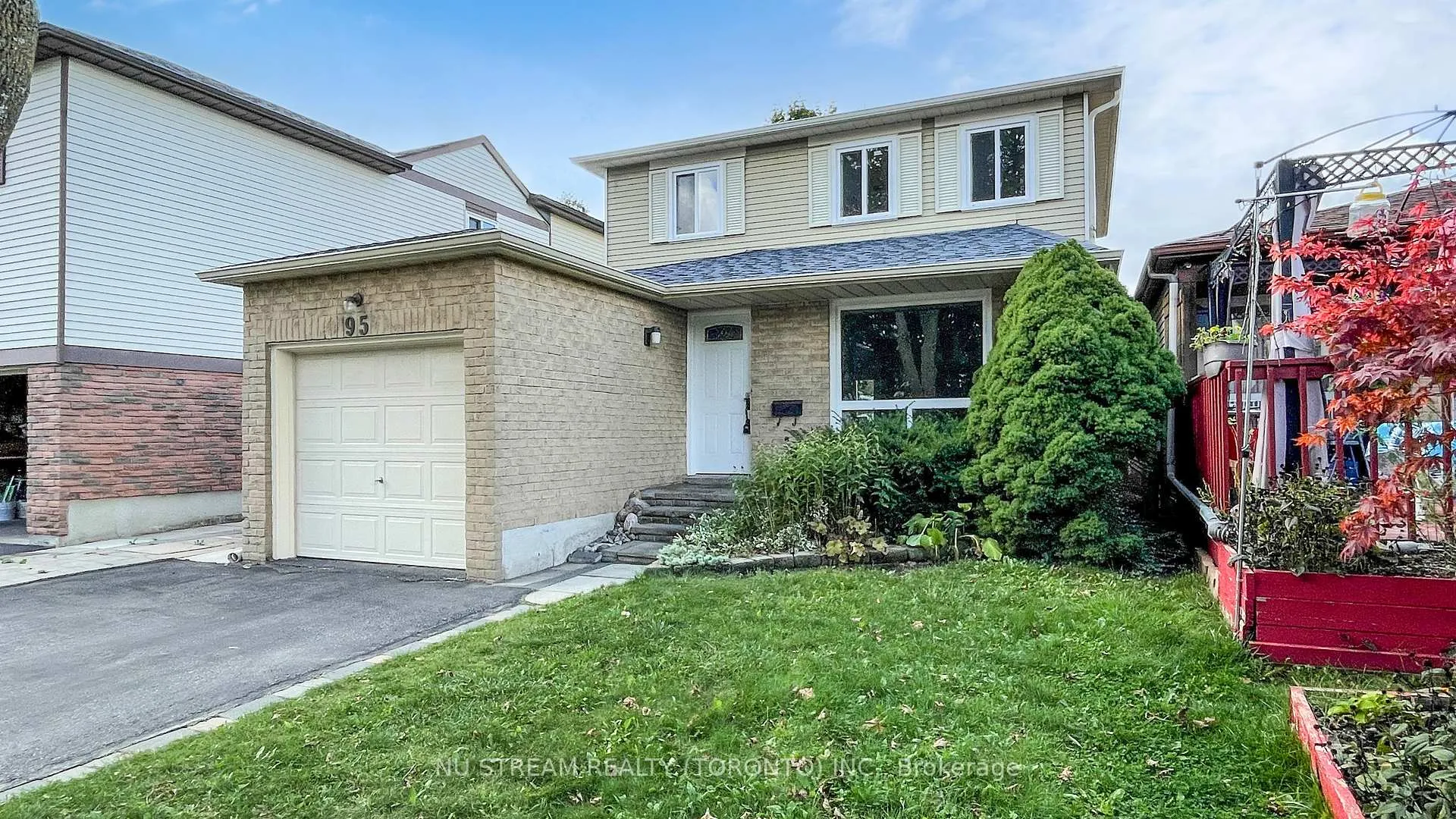 Photo 2 of 95 Madsen Crescent, Markham, Markville — HOMEH