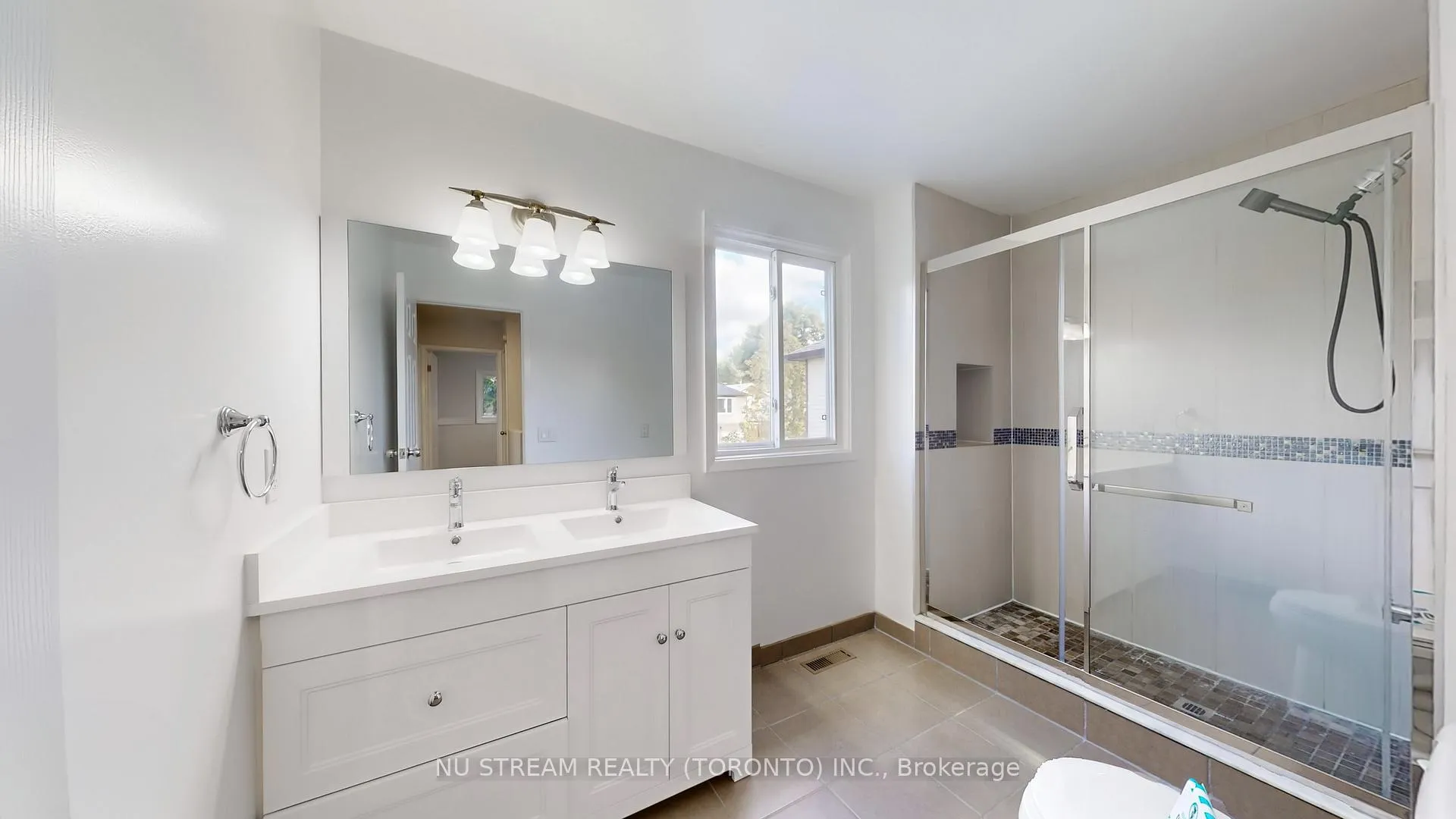 Photo 16 of 95 Madsen Crescent, Markham, Markville — HOMEH