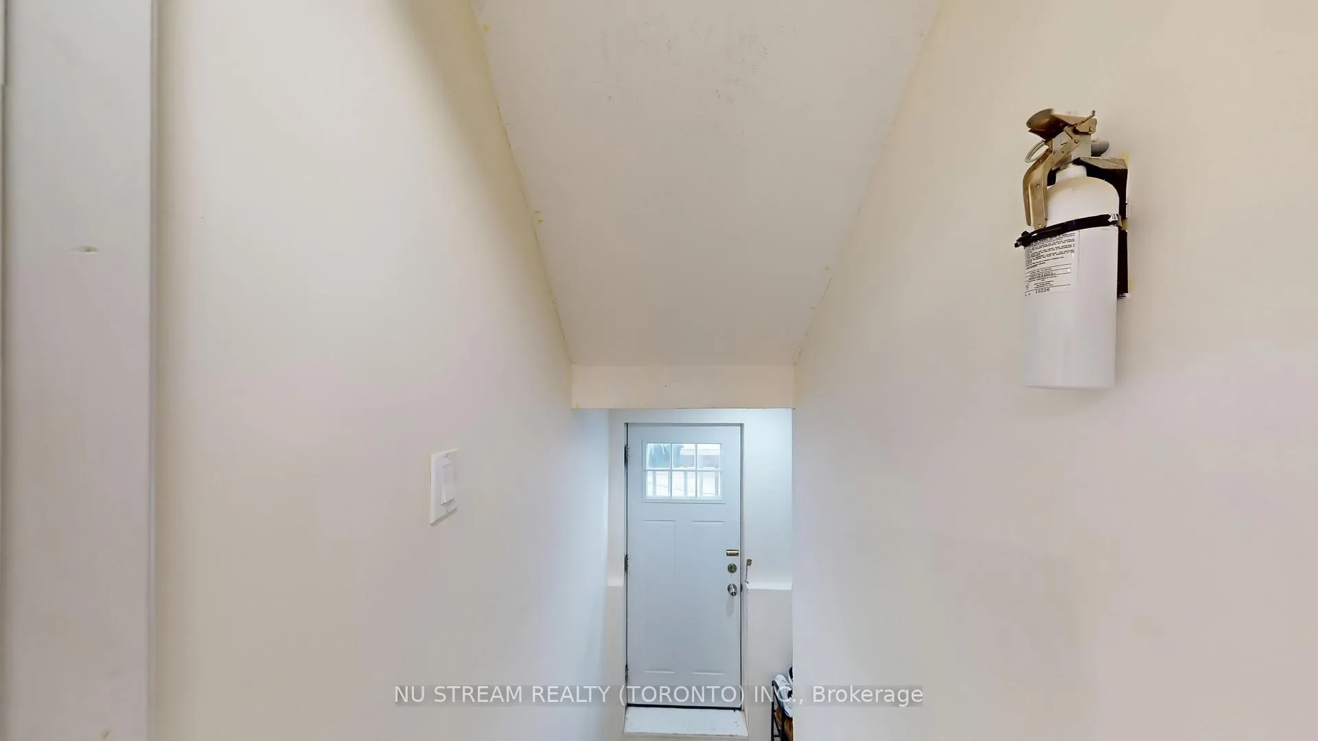 Photo 17 of 95 Madsen Crescent, Markham, Markville — HOMEH