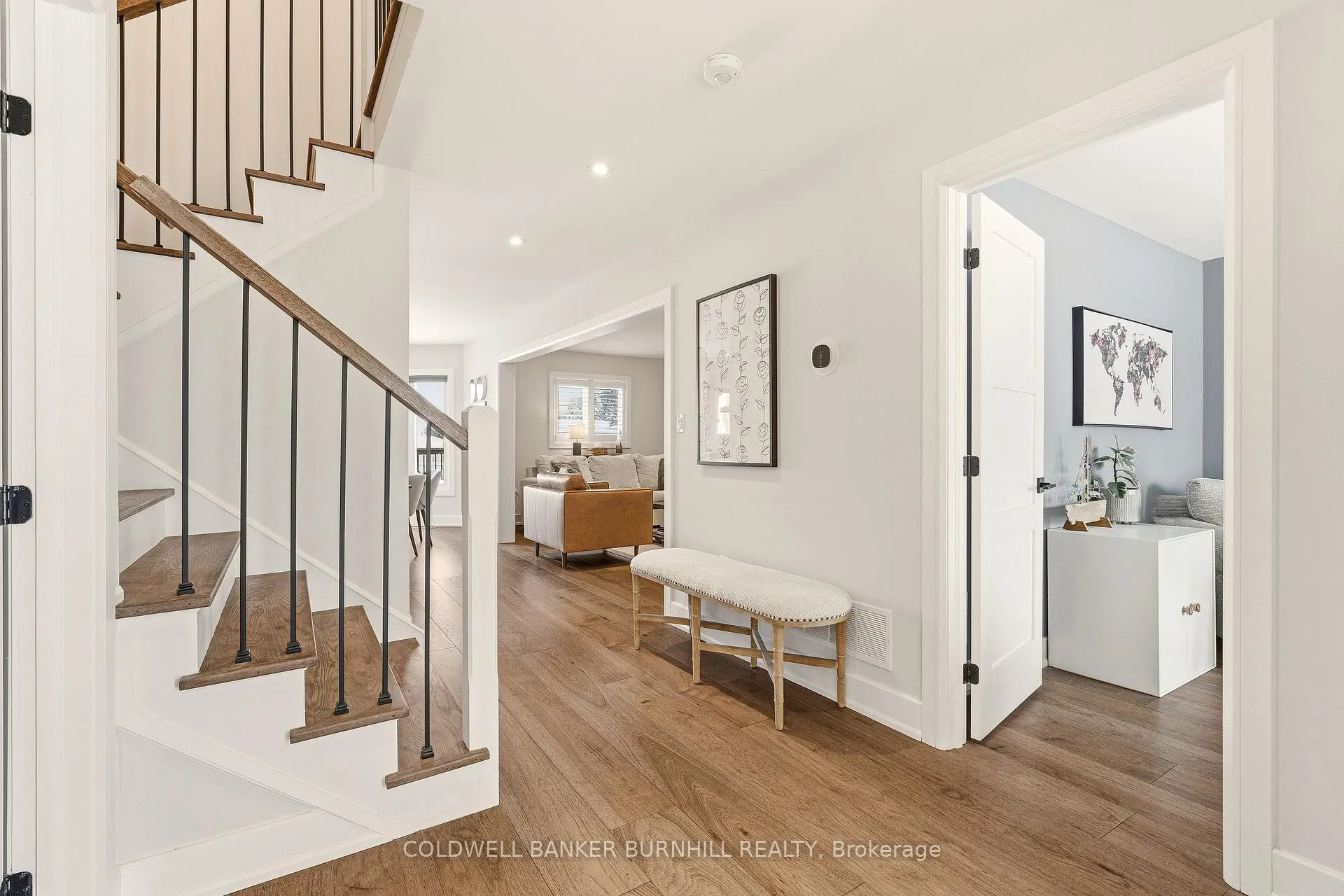 Photo 5 of 697 Lambshead Drive, Burlington, Brant — HOMEH